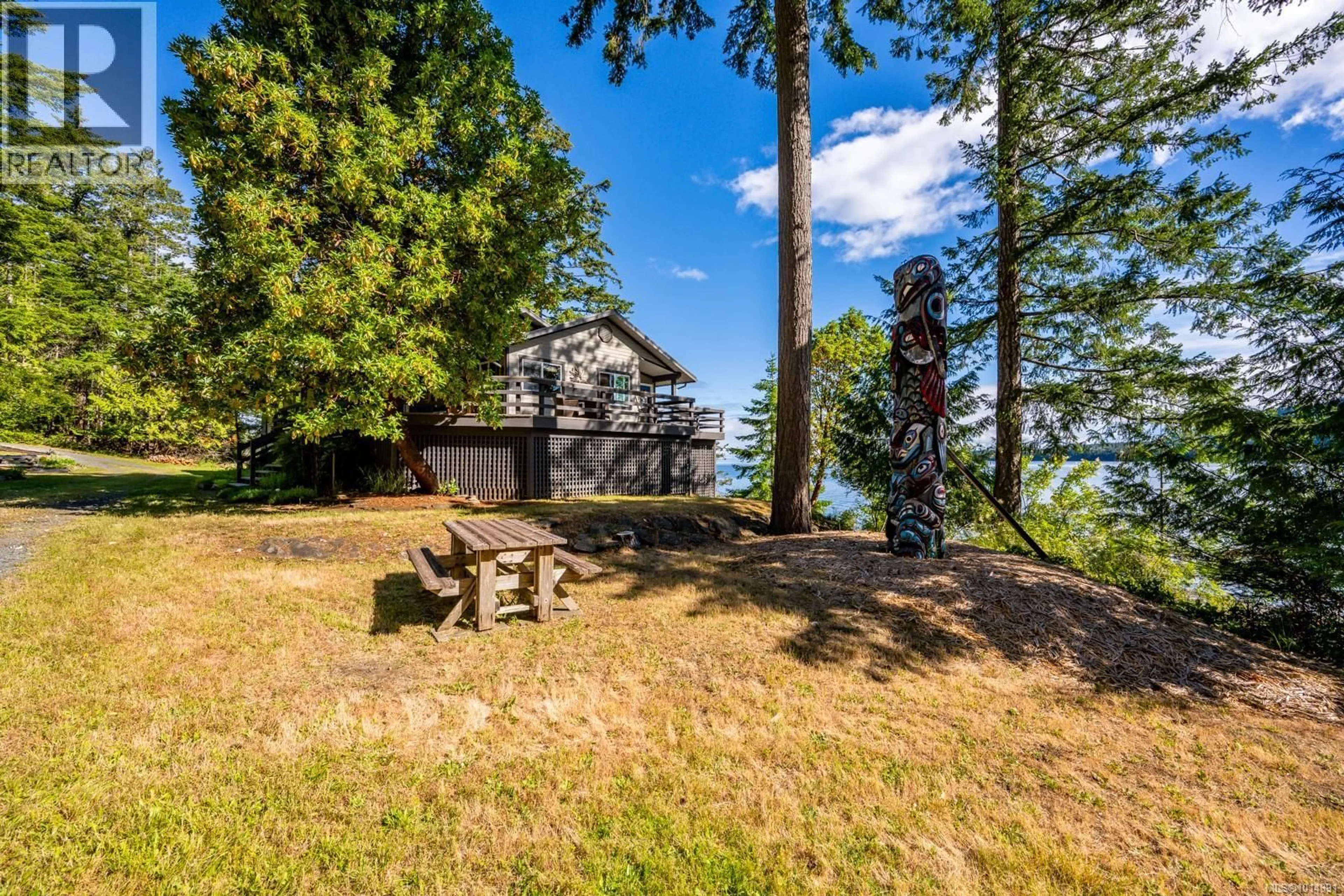 Patio, water/lake/river/ocean view for 4940 EAST ROAD, Denman Island British Columbia V0R1T0