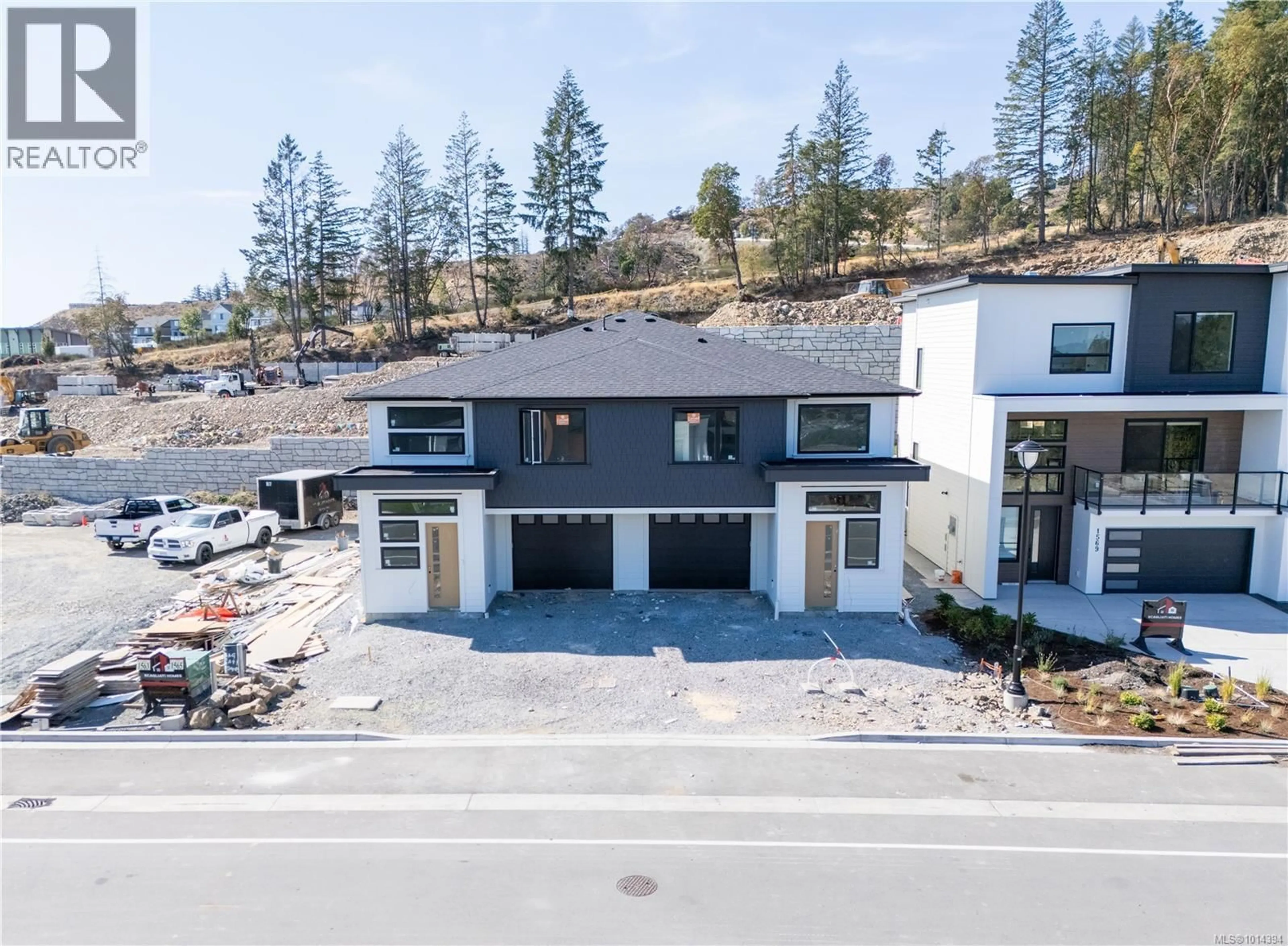 A pic from outside/outdoor area/front of a property/back of a property/a pic from drone, unknown for 1565 MARBLE PLACE, Langford British Columbia V9B7A2