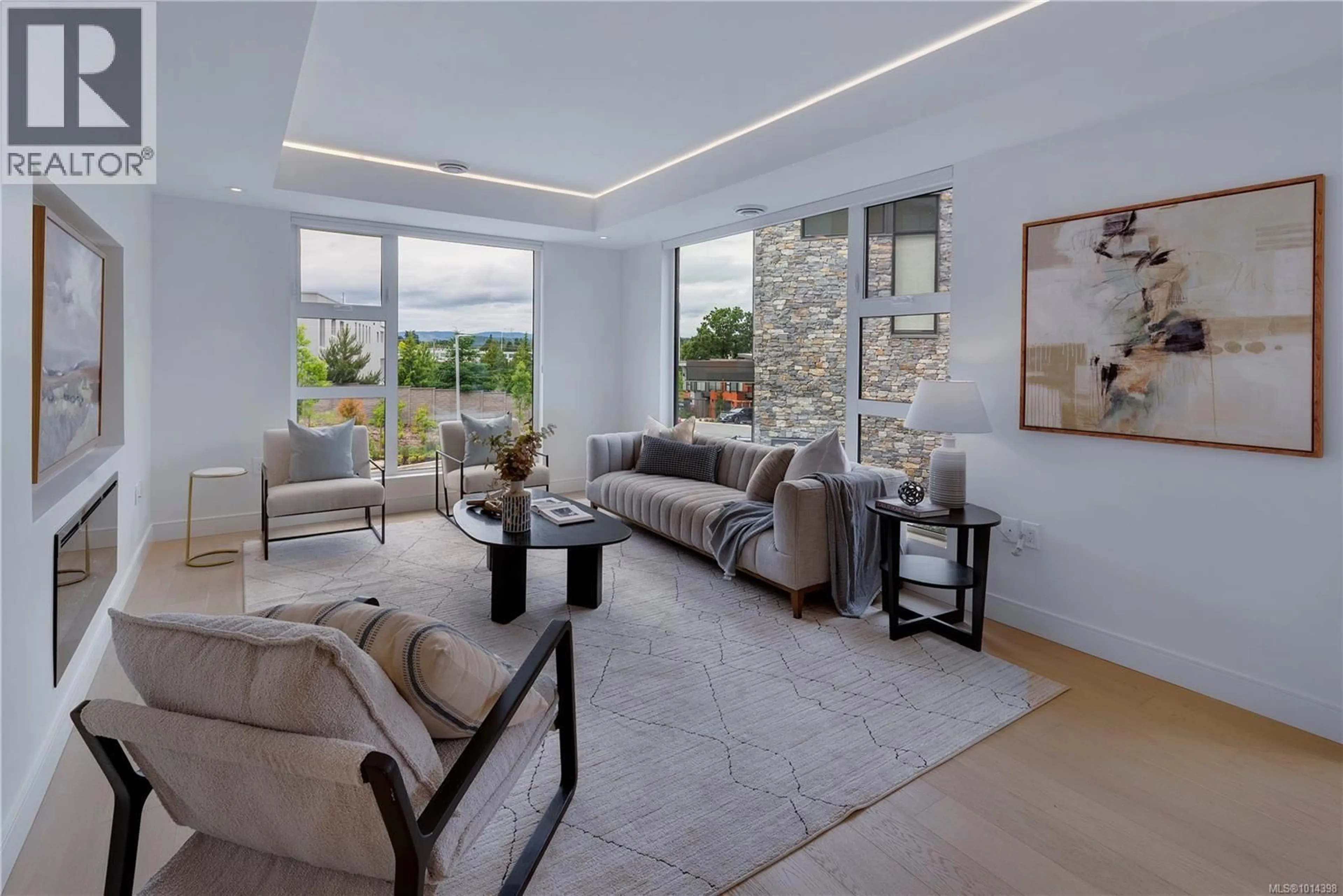 Living room with furniture, unknown for 14 - 4253 DIEPPE ROAD, Saanich British Columbia V8X2N2