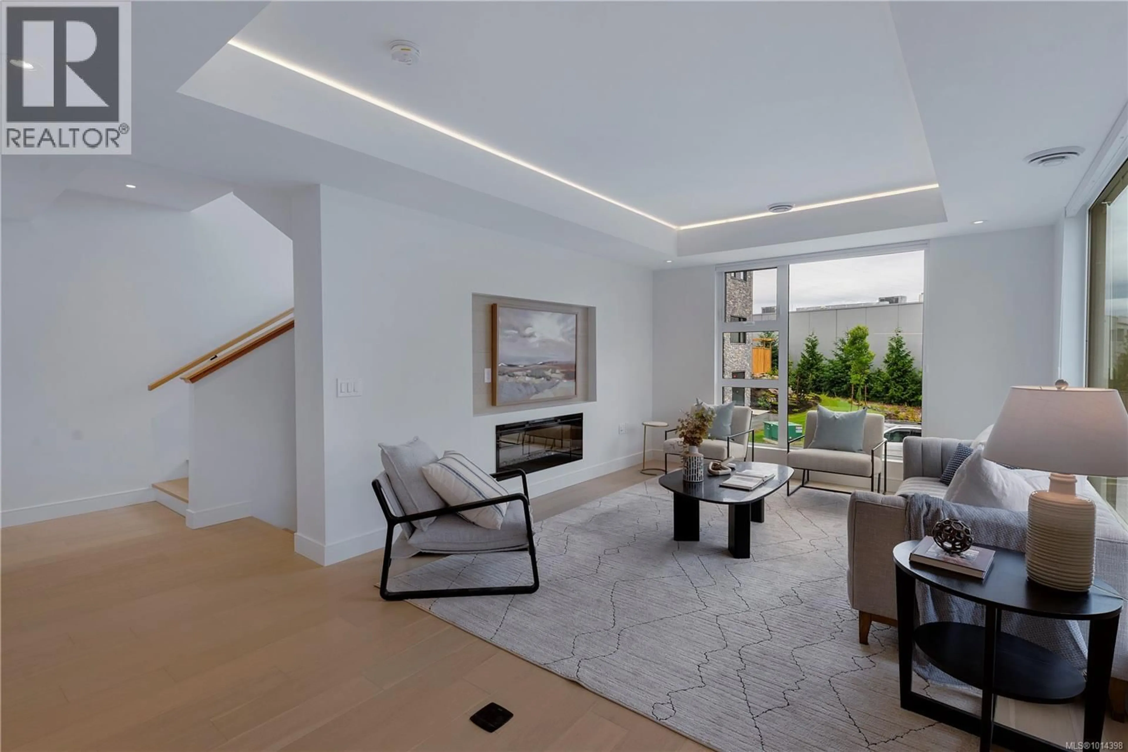 Living room with furniture, unknown for 14 - 4253 DIEPPE ROAD, Saanich British Columbia V8X2N2