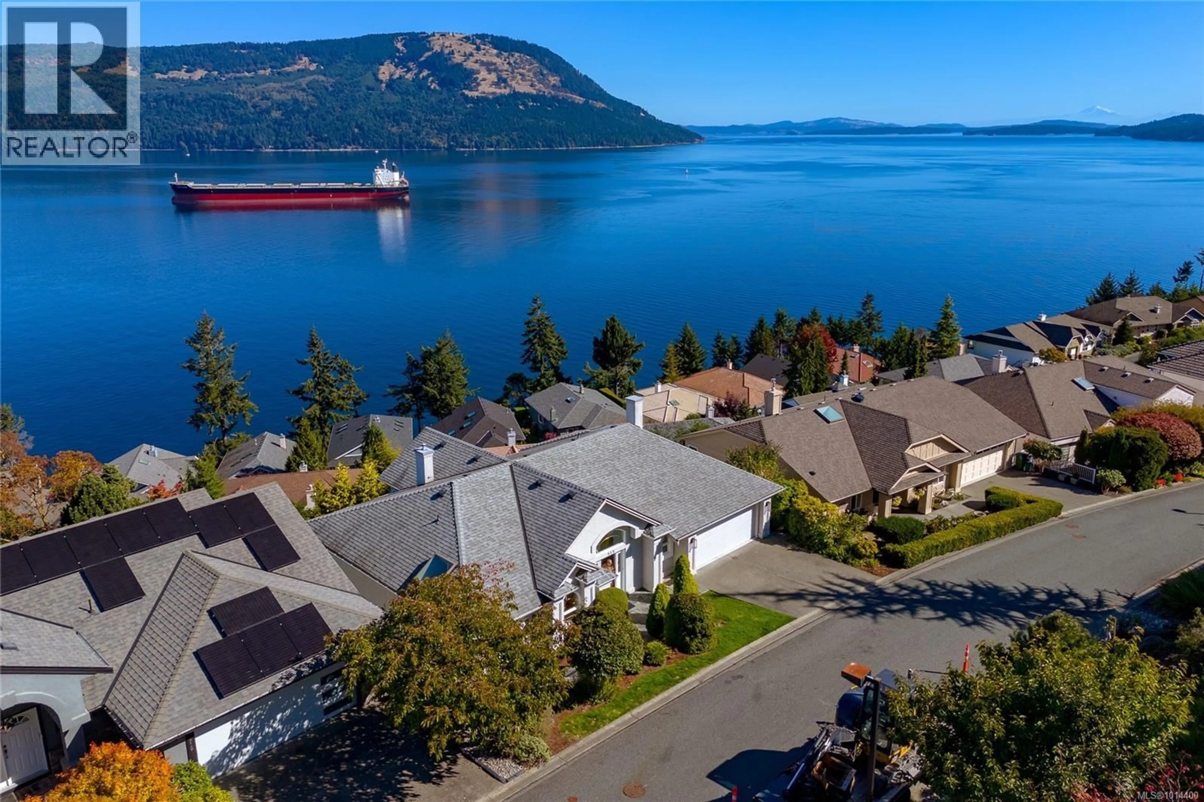 A pic from outside/outdoor area/front of a property/back of a property/a pic from drone, water/lake/river/ocean view for 515 MARINE VIEW, Cobble Hill British Columbia V8H0K8