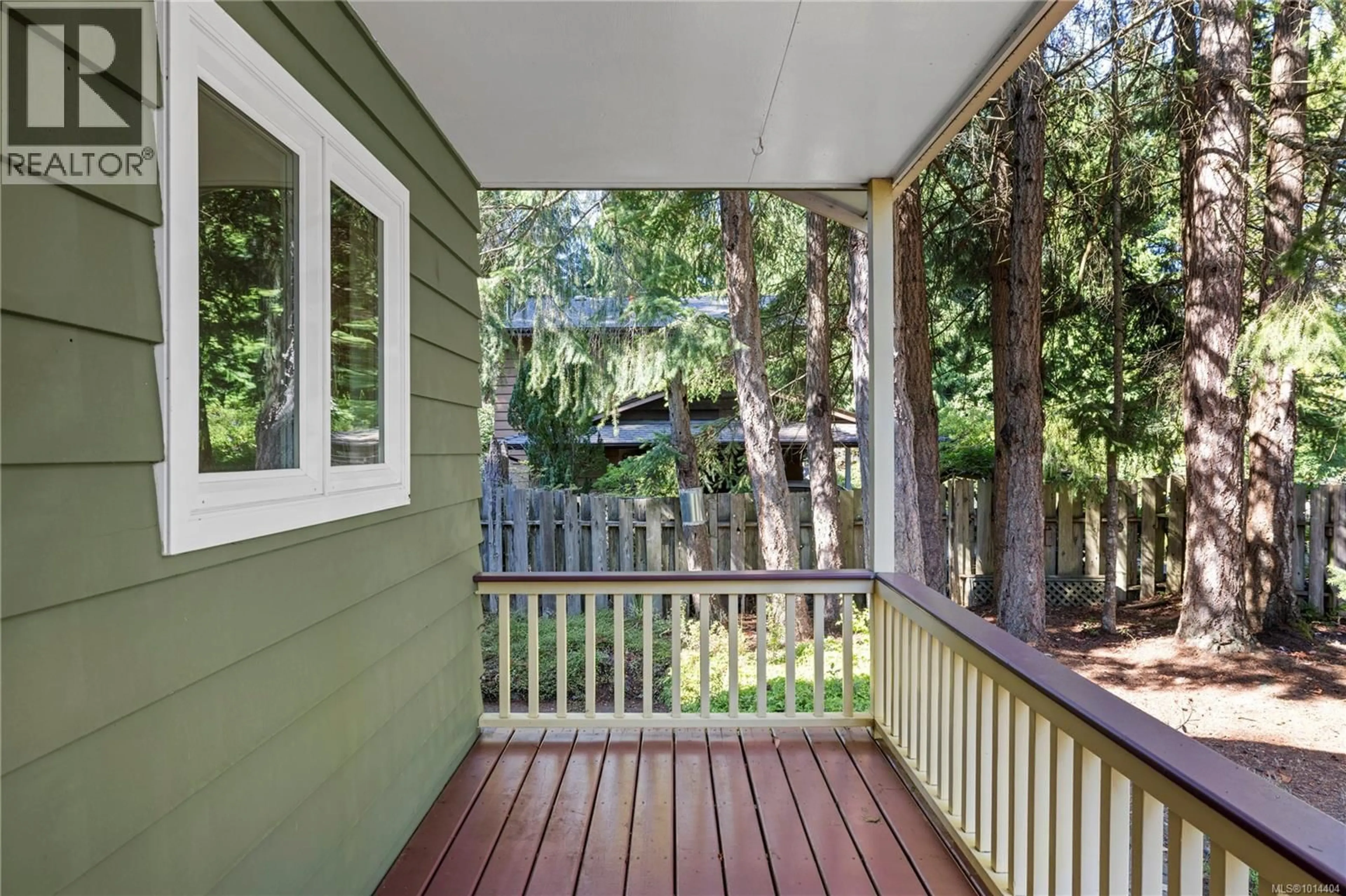 Patio, street for 502 QUATNA ROAD, Qualicum Beach British Columbia V9K1B4