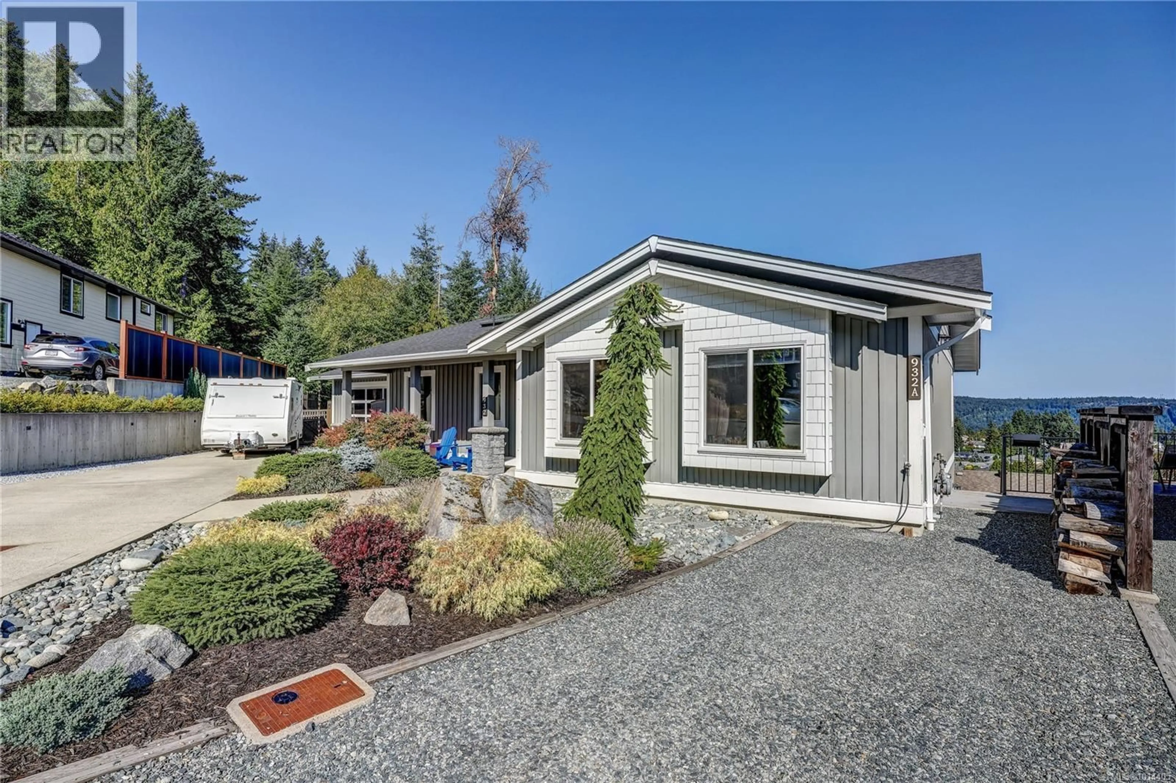 Home with vinyl exterior material, street for 932 HANINGTON ROAD, Ladysmith British Columbia V9G0A4