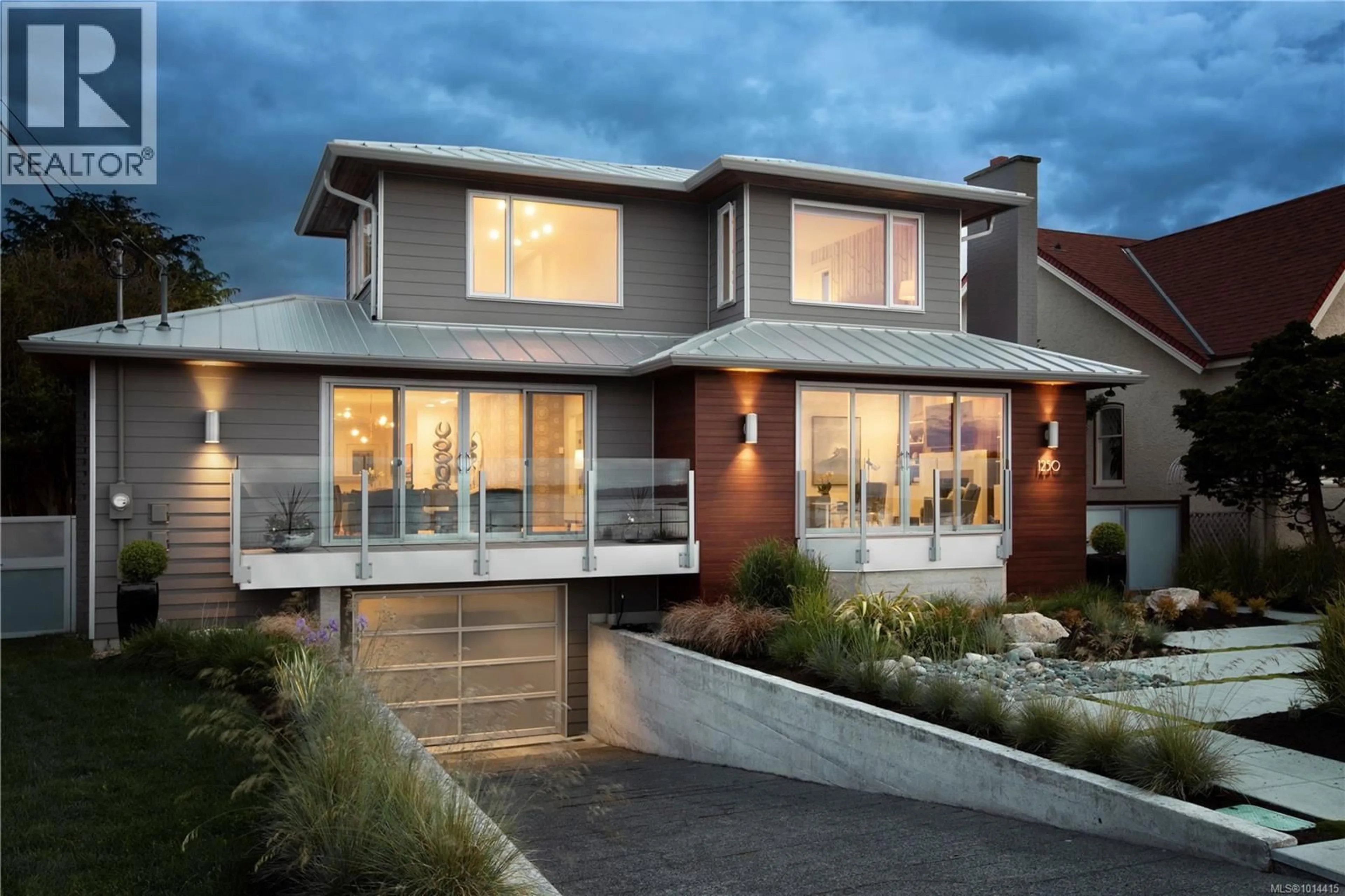 Home with brick exterior material, street for 1250 BEACH DRIVE, Oak Bay British Columbia V8S2N3