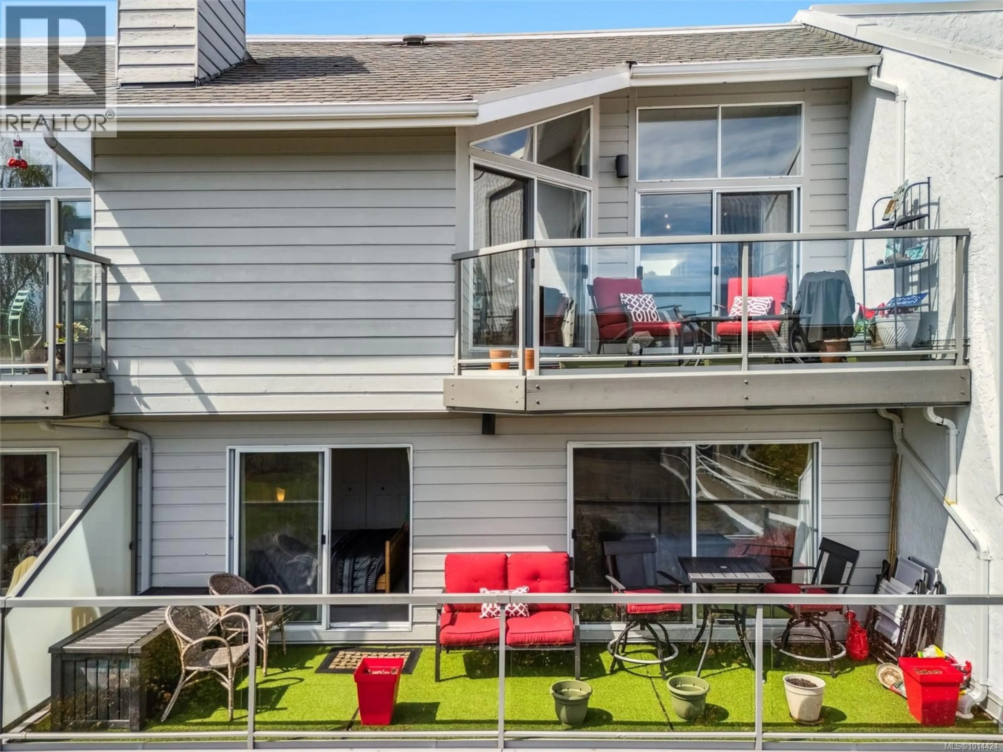 Patio, unknown for 305 - 10461 RESTHAVEN DRIVE, Sidney British Columbia V8L3H6