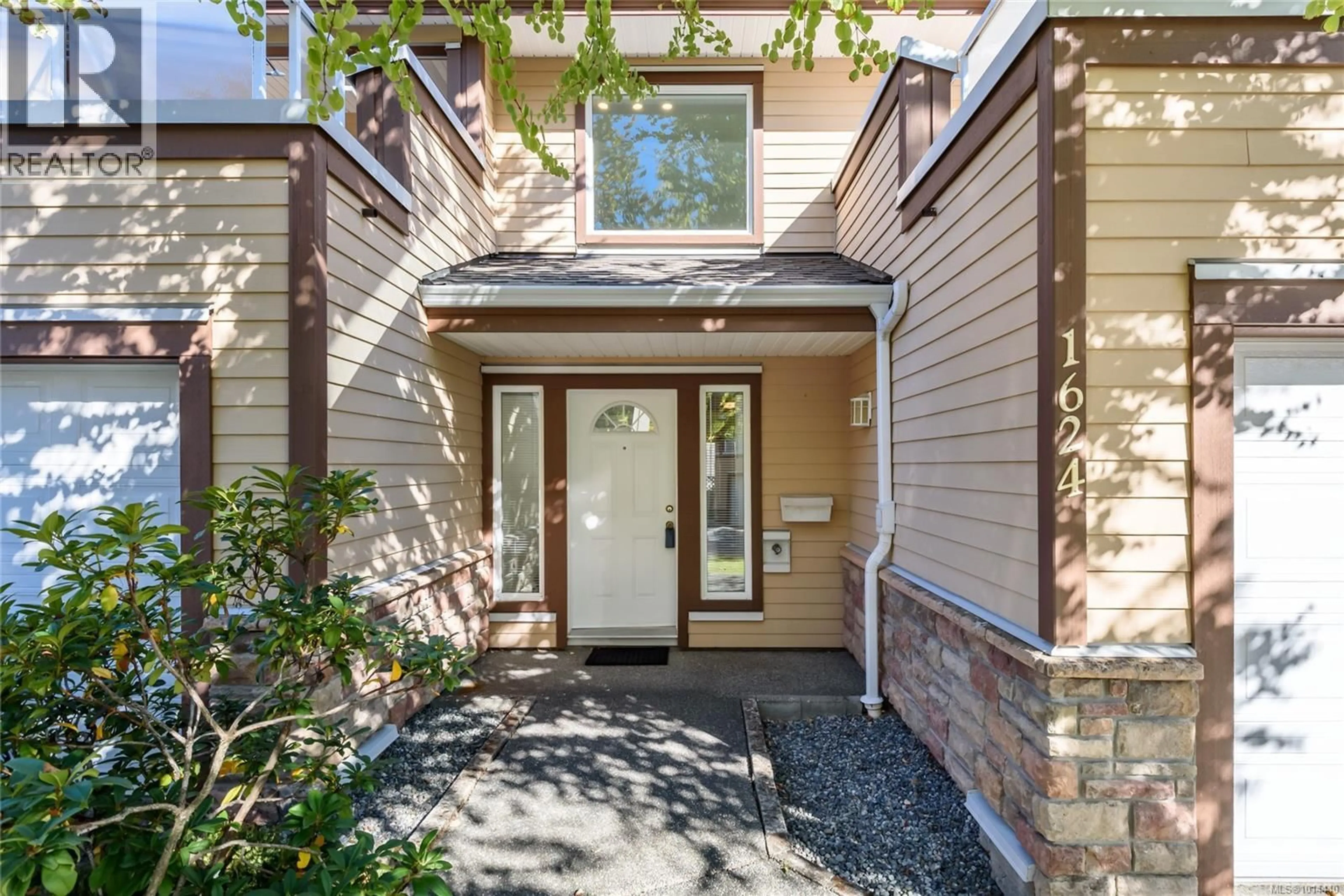 Indoor entryway for 1624 CREEKSIDE DRIVE, Nanaimo British Columbia V9S5V8