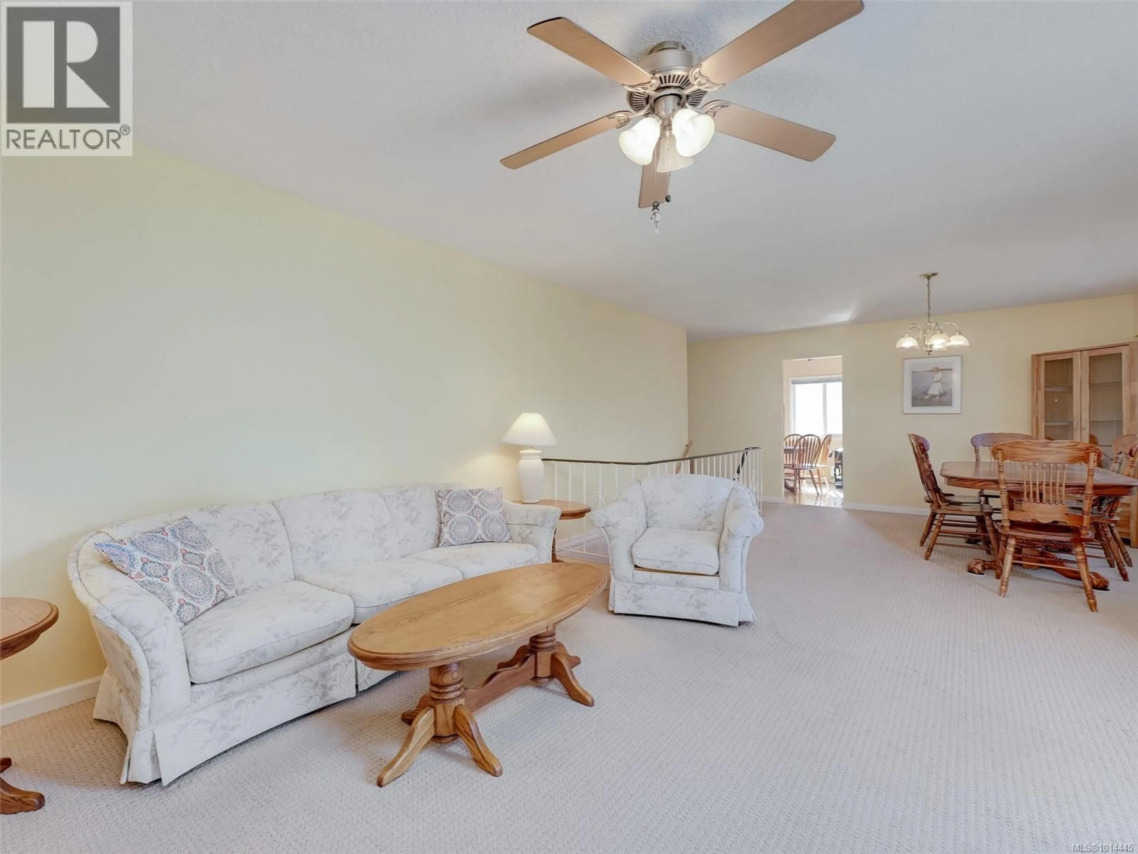 Living room with furniture, unknown for 4433 MAJESTIC DRIVE, Saanich British Columbia V8N3H6