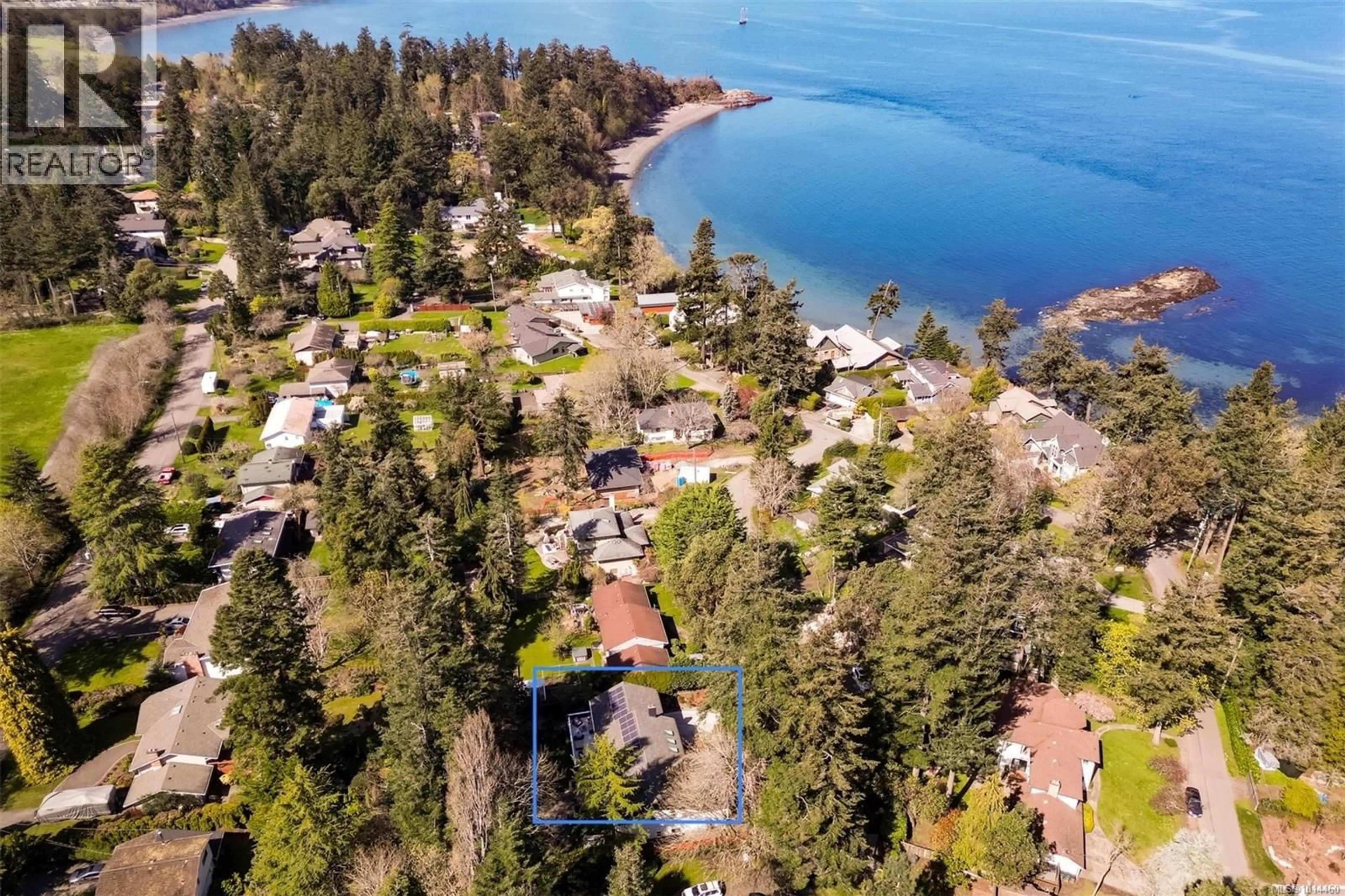 A pic from outside/outdoor area/front of a property/back of a property/a pic from drone, water/lake/river/ocean view for 1941 APPLETON PLACE, Saanich British Columbia V8N3A3