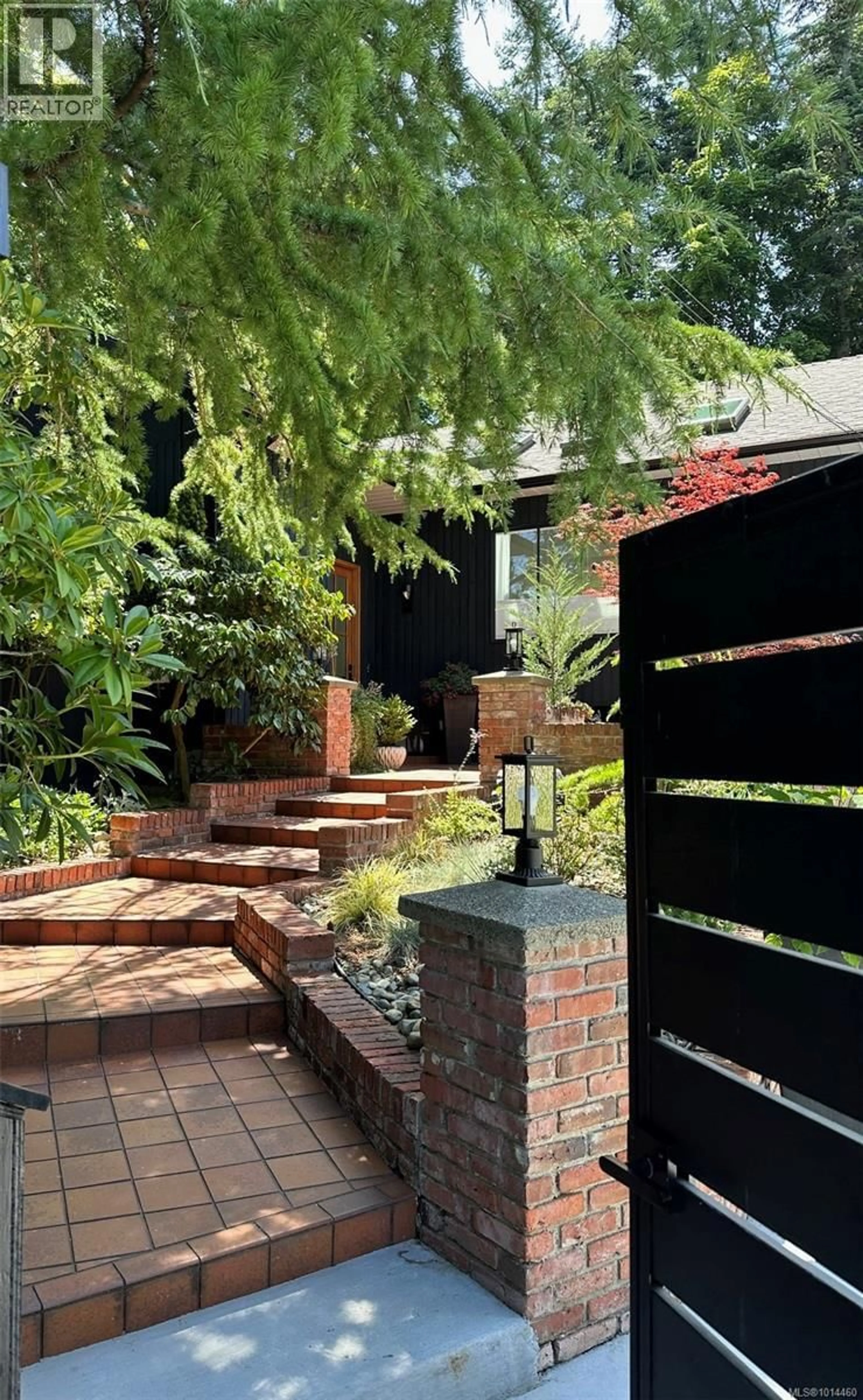 Home with brick exterior material, street for 1941 APPLETON PLACE, Saanich British Columbia V8N3A3