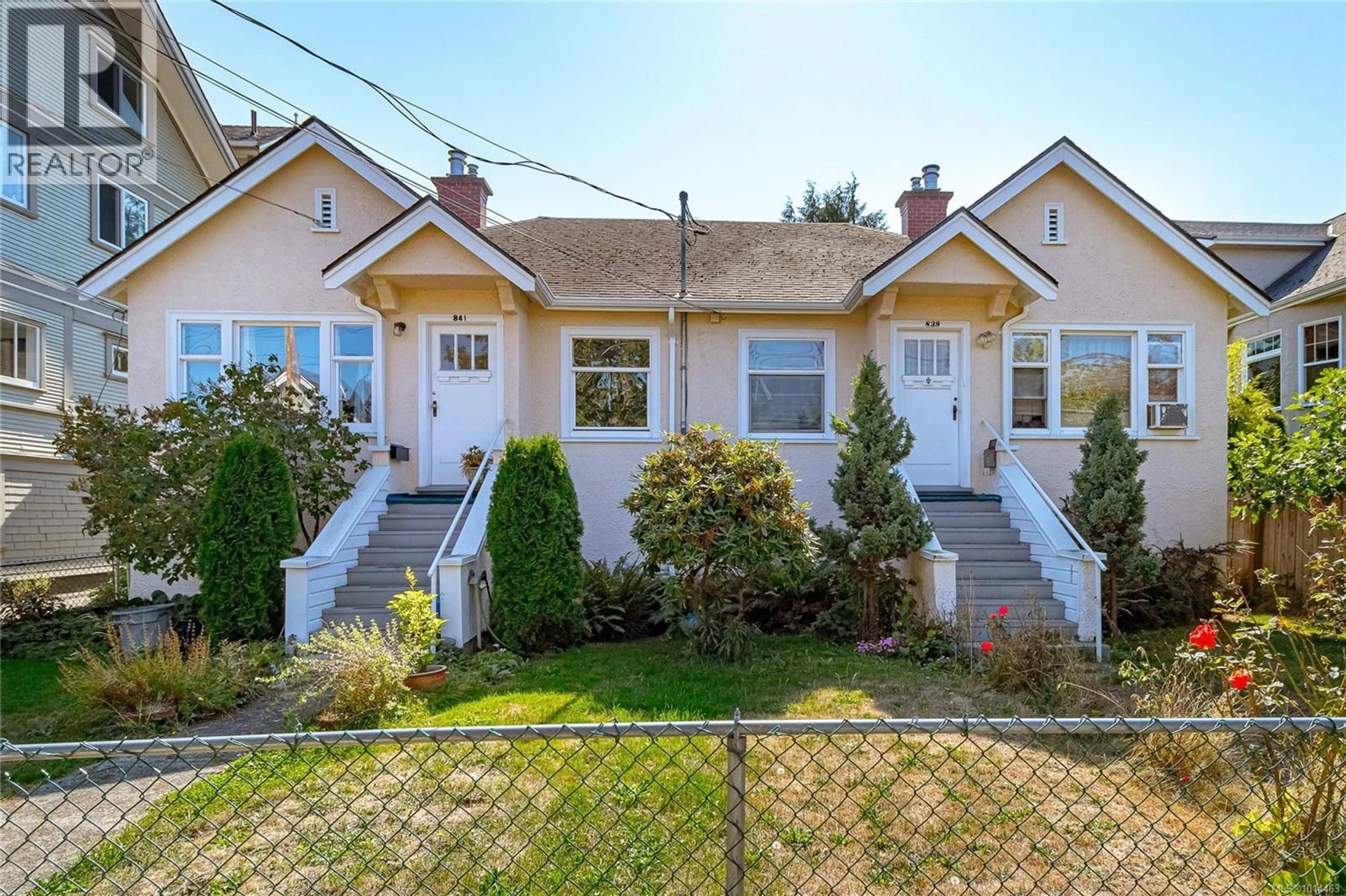 Home with vinyl exterior material, street for 841/839 PRINCESS AVENUE, Victoria British Columbia V8T1K7