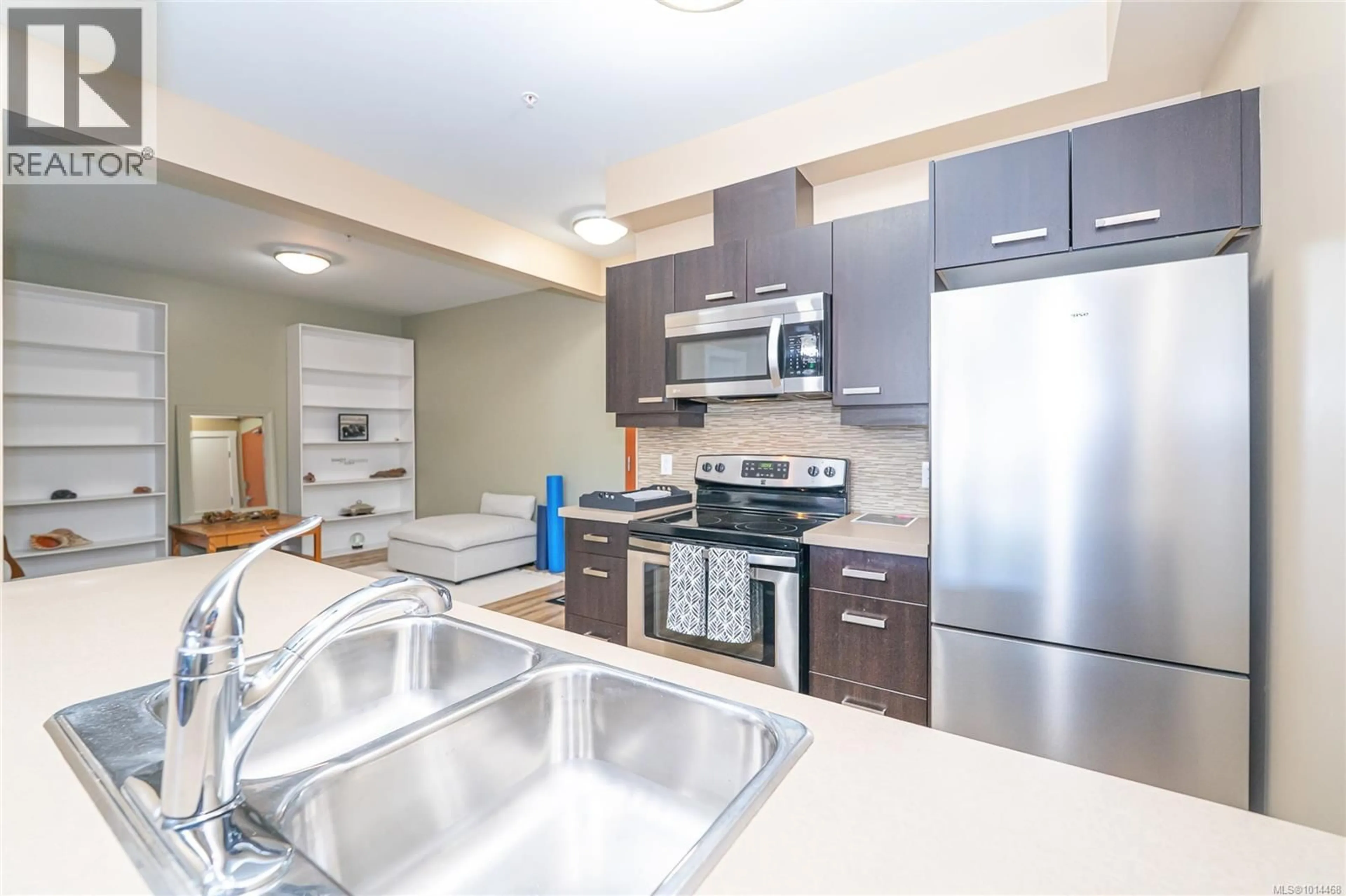 Standard kitchen, unknown for 206 - 5822 GARDEN STREET, Duncan British Columbia V0L3V9