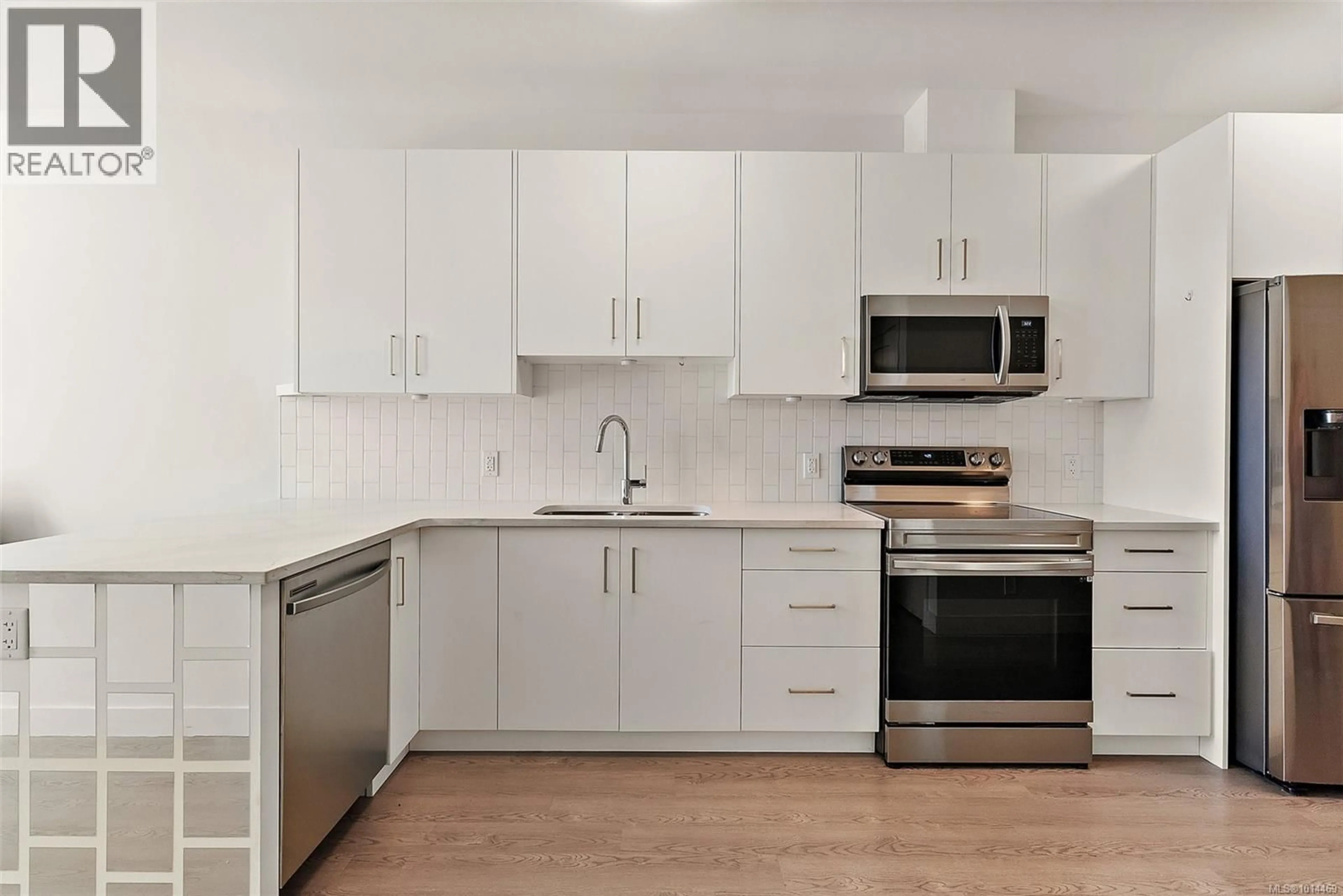 Standard kitchen, unknown for 403 - 707 TREANOR AVENUE, Langford British Columbia V9B0X7