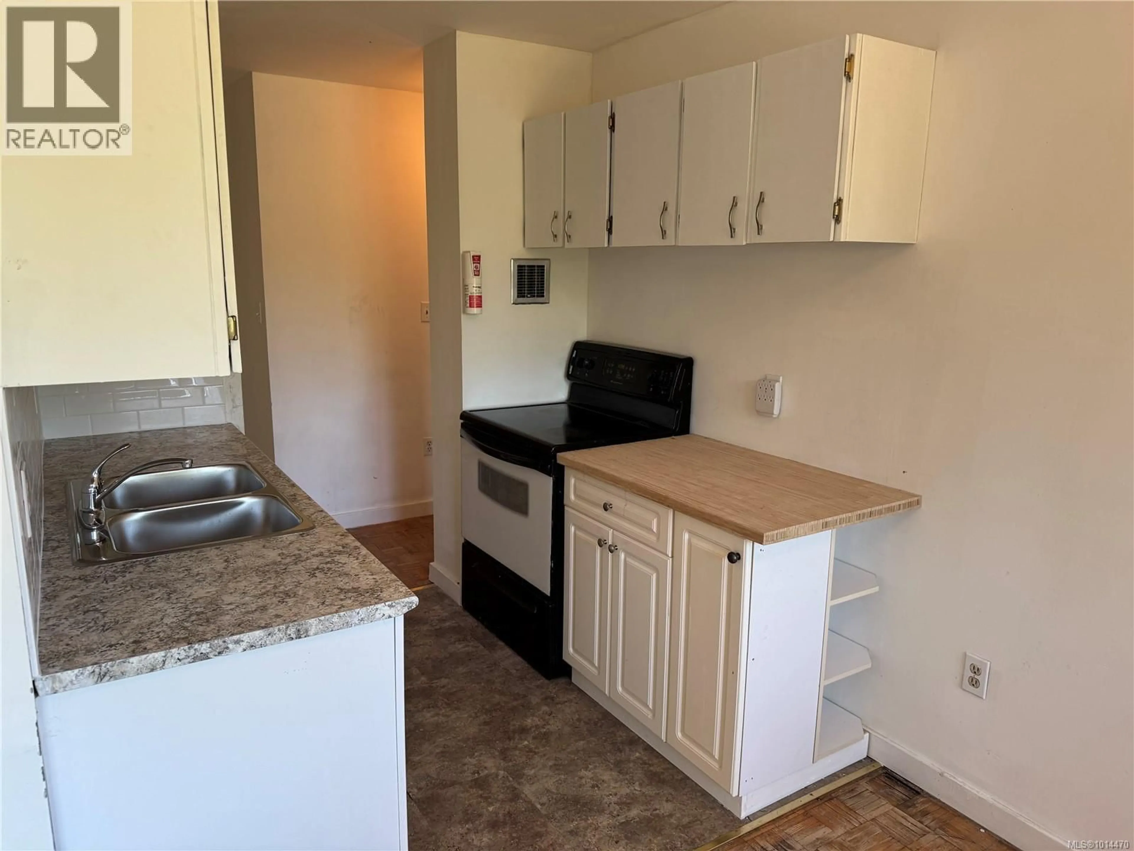 Standard kitchen, unknown for 1304 - 1097 BOWEN ROAD, Nanaimo British Columbia V9R2A4
