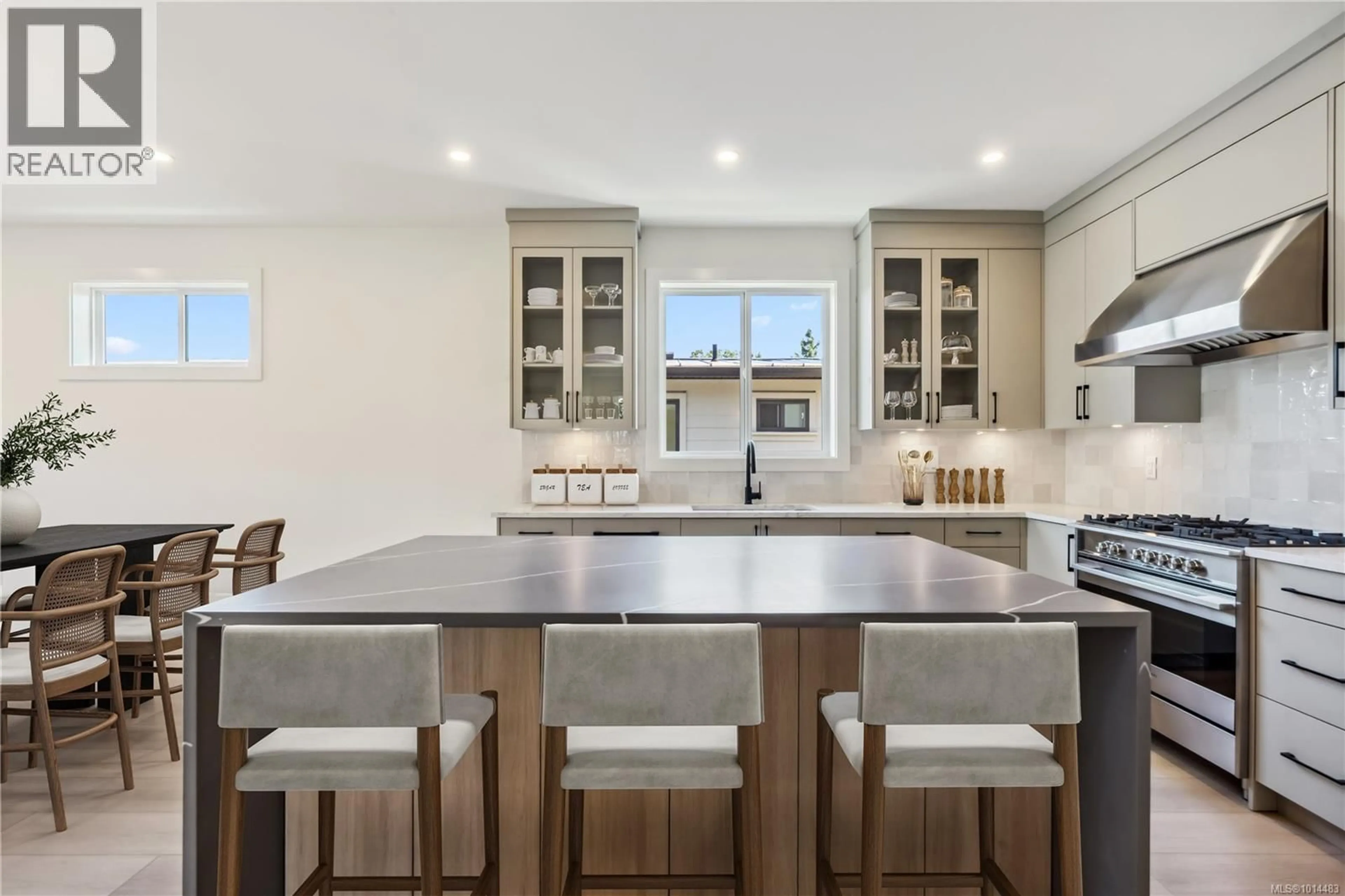 Open concept kitchen, ceramic/tile floor for 950 TULIP AVENUE, Saanich British Columbia V8Z2P7