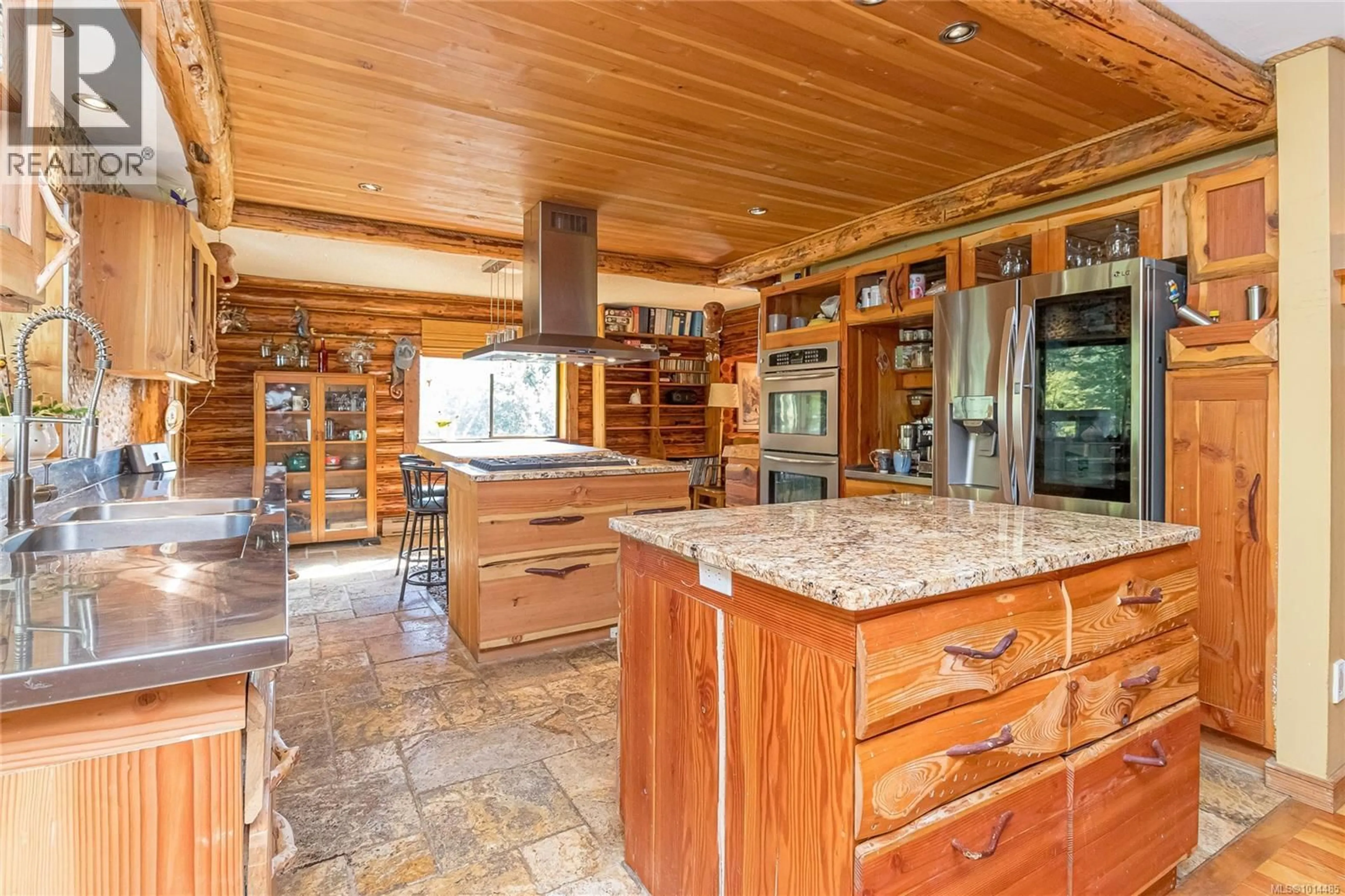 Rustic kitchen, unknown for 6353 LANE ROAD, Duncan British Columbia V9L5Y9