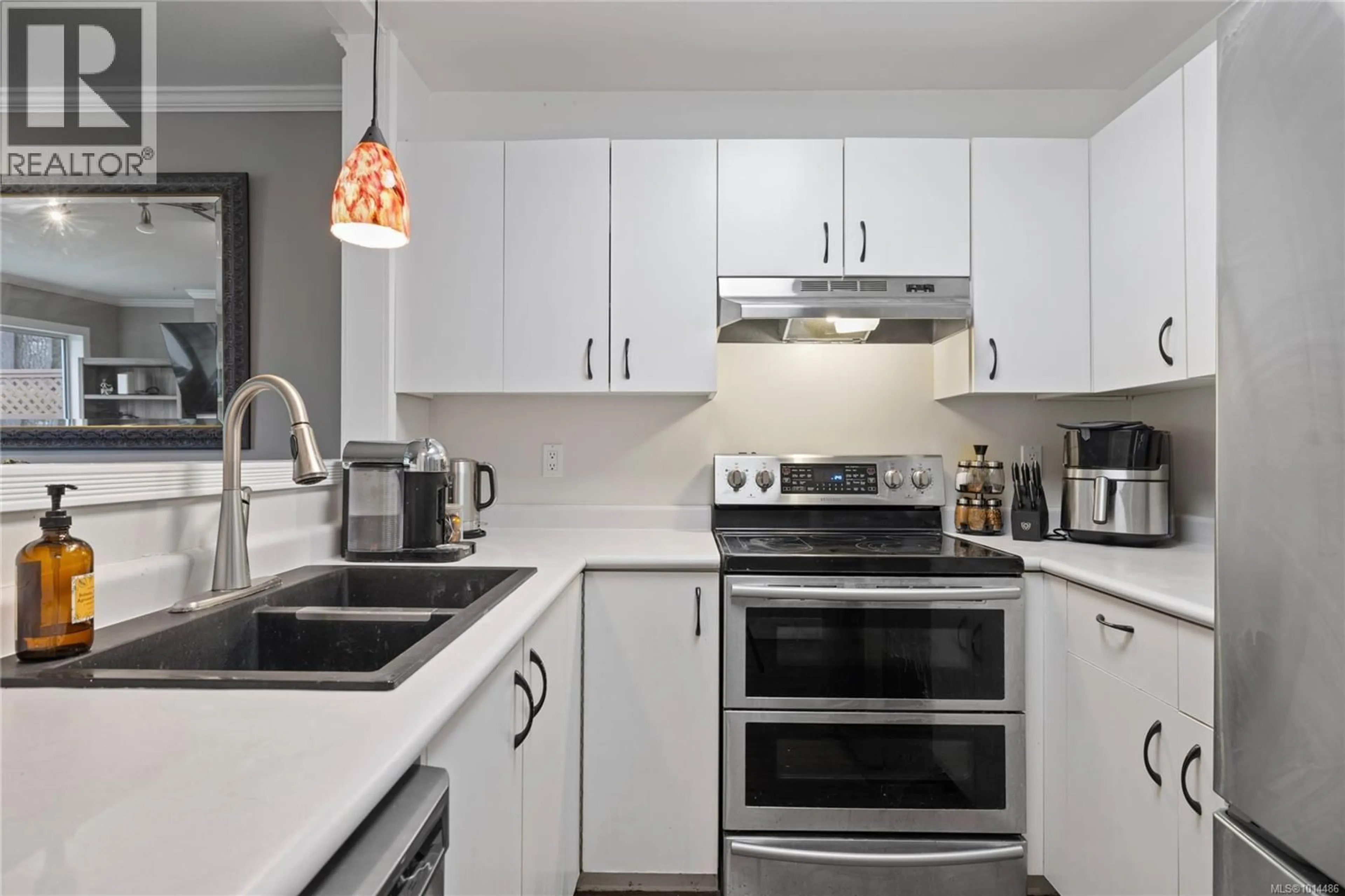 Standard kitchen, unknown for 6055 PLEASANT VALLEY WAY, Nanaimo British Columbia V9T6E7