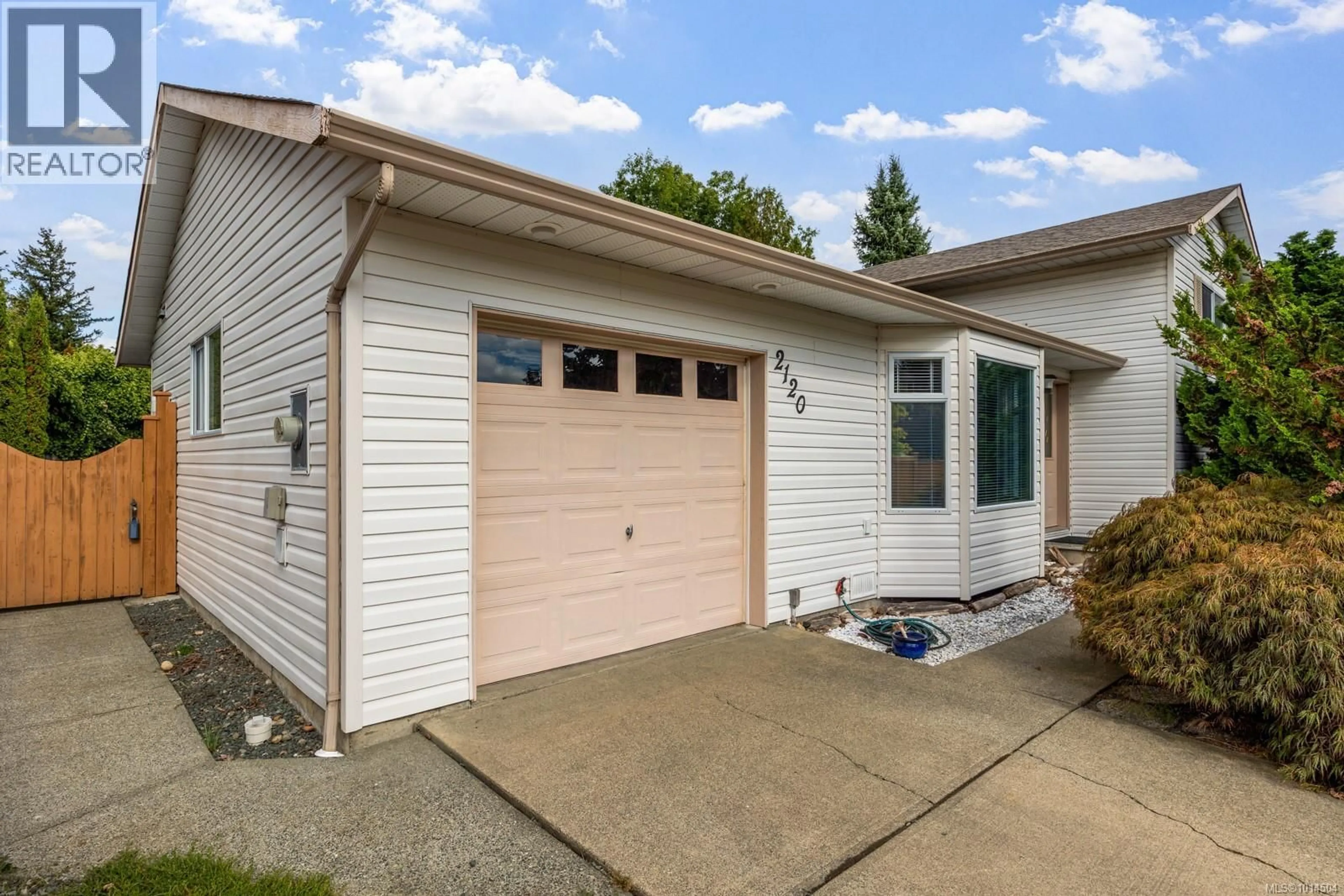 Home with vinyl exterior material, street for 2120 PLOVER COURT, Comox British Columbia V9M3P5