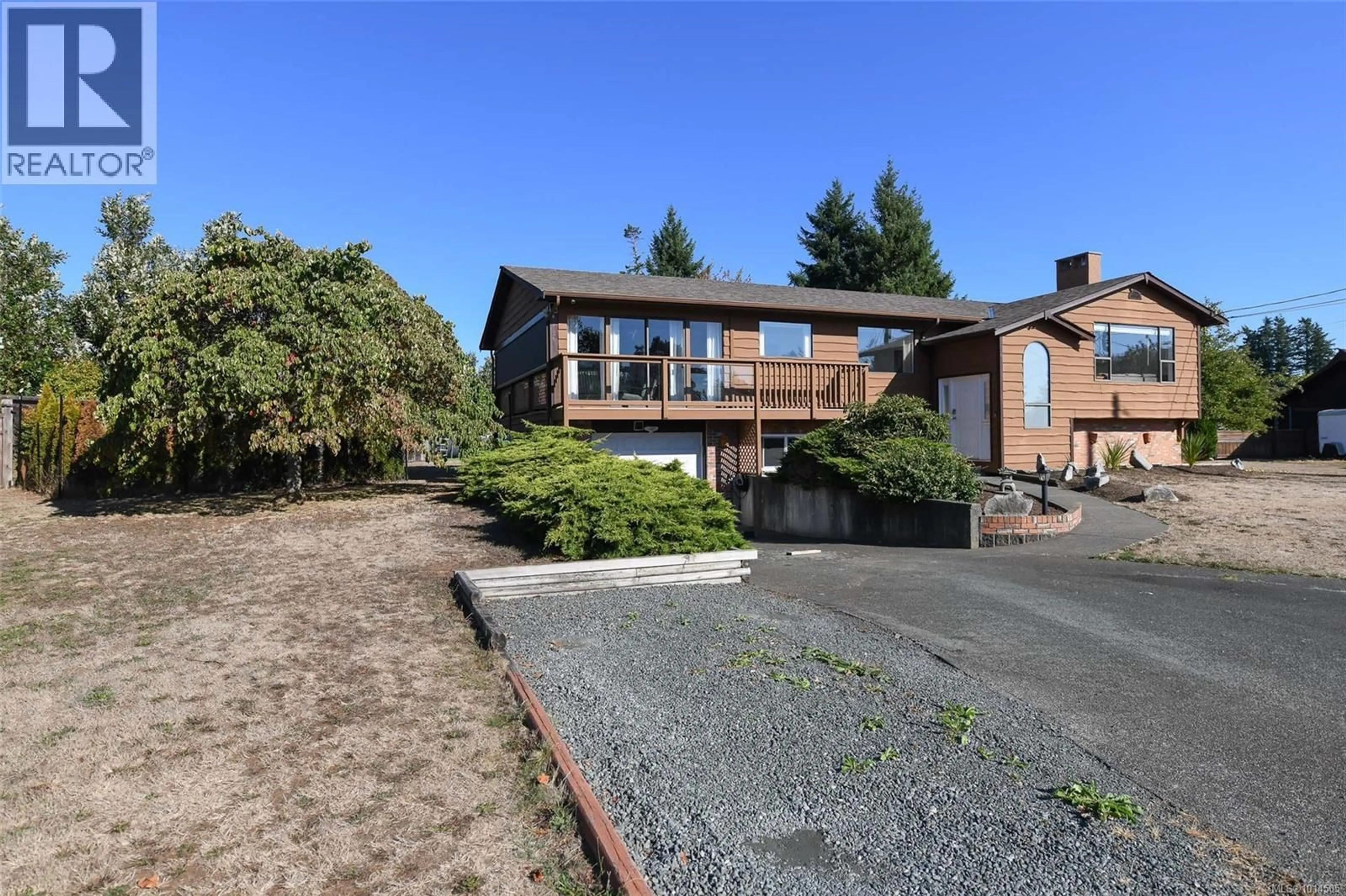A pic from outside/outdoor area/front of a property/back of a property/a pic from drone, unknown for 1953 COUGAR CRESCENT, Comox British Columbia V9M2K4