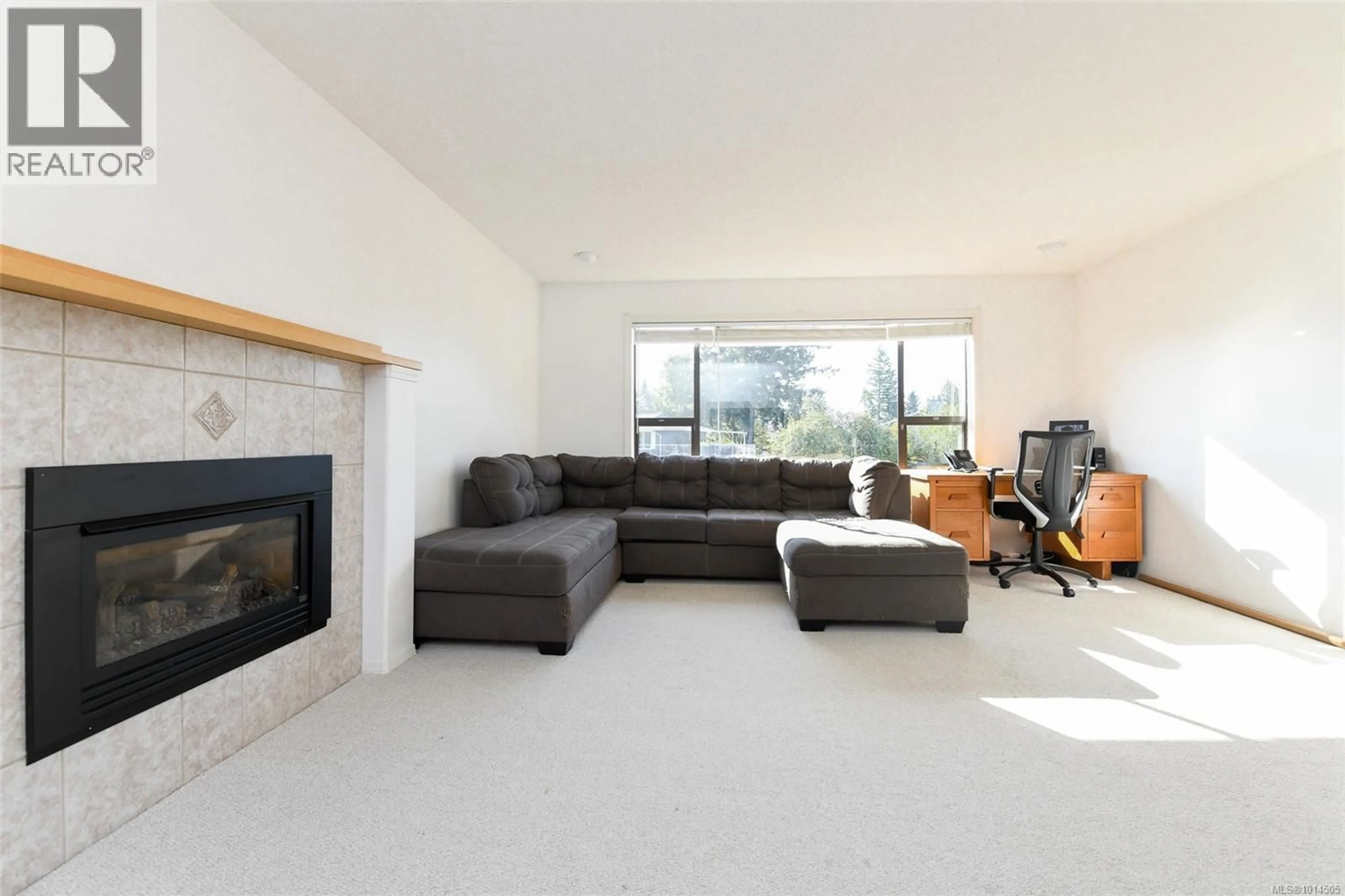 Living room with furniture, unknown for 1953 COUGAR CRESCENT, Comox British Columbia V9M2K4