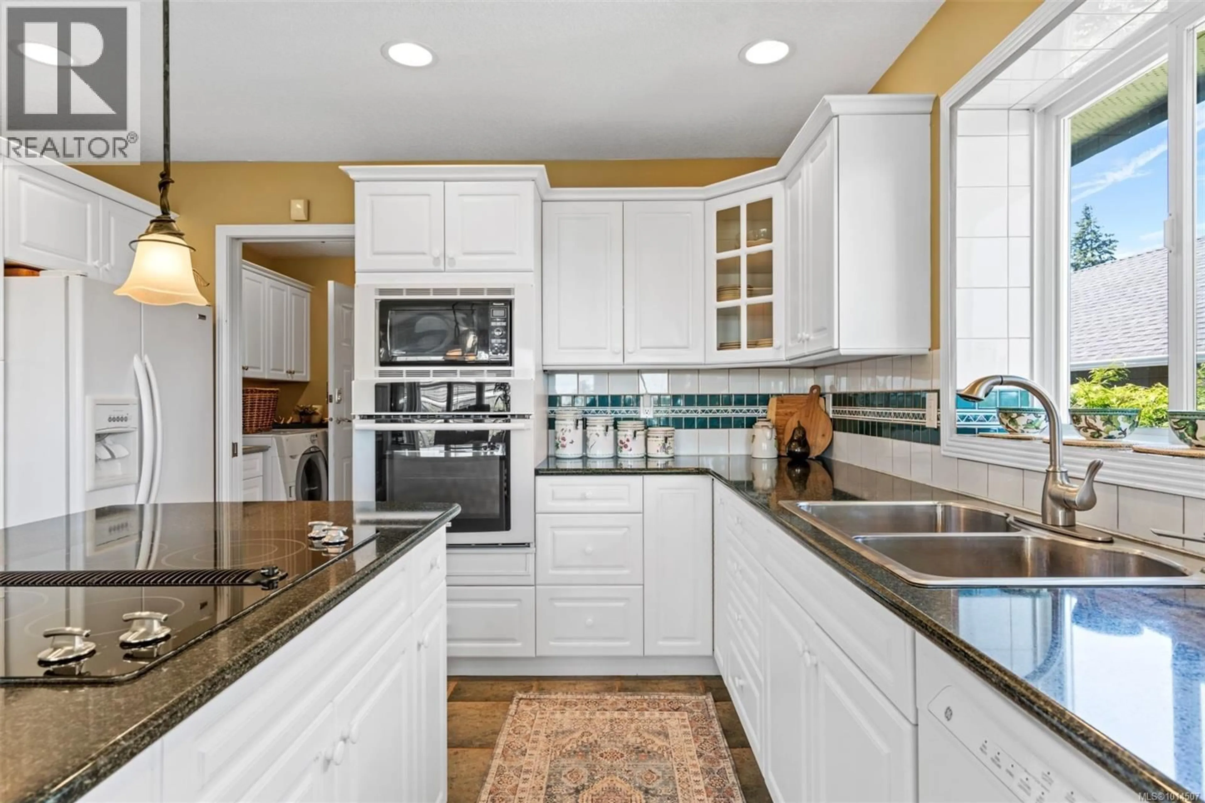 Open concept kitchen, ceramic/tile floor for 514 COUNTRY CLUB DRIVE, Qualicum Beach British Columbia V9K2J9