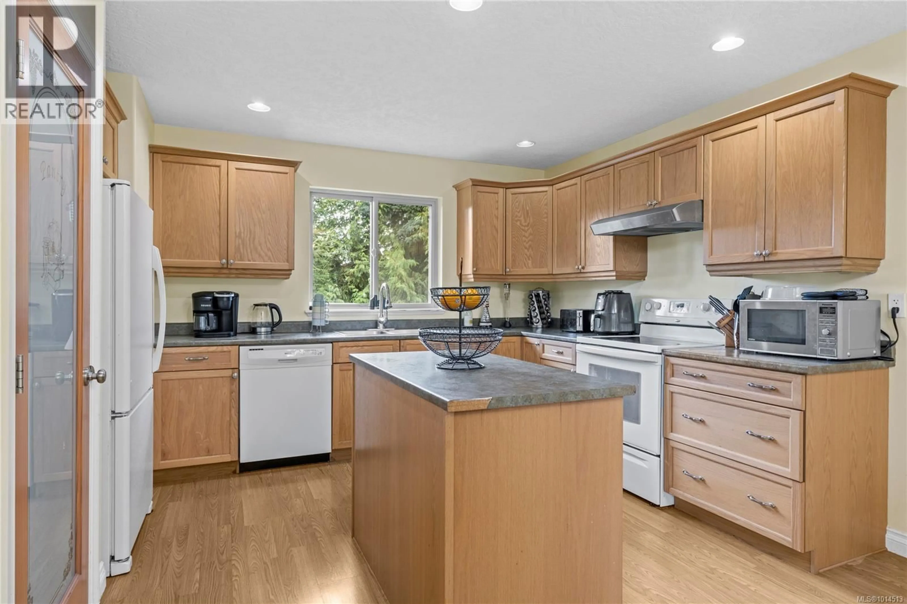 Open concept kitchen, unknown for 1738 MARTINI WAY, Qualicum Beach British Columbia V9K2S3
