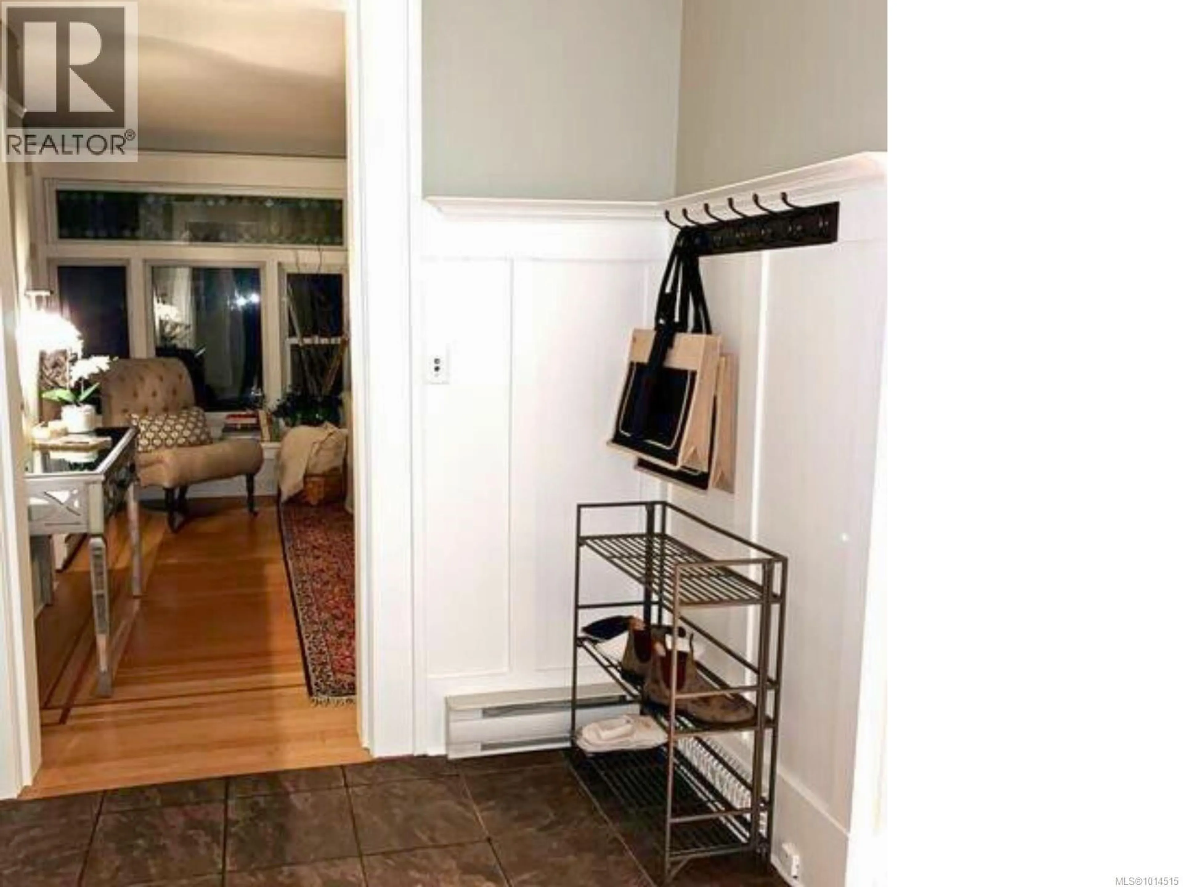 Indoor entryway for 156 JOSEPH STREET, Victoria British Columbia V8S3H5