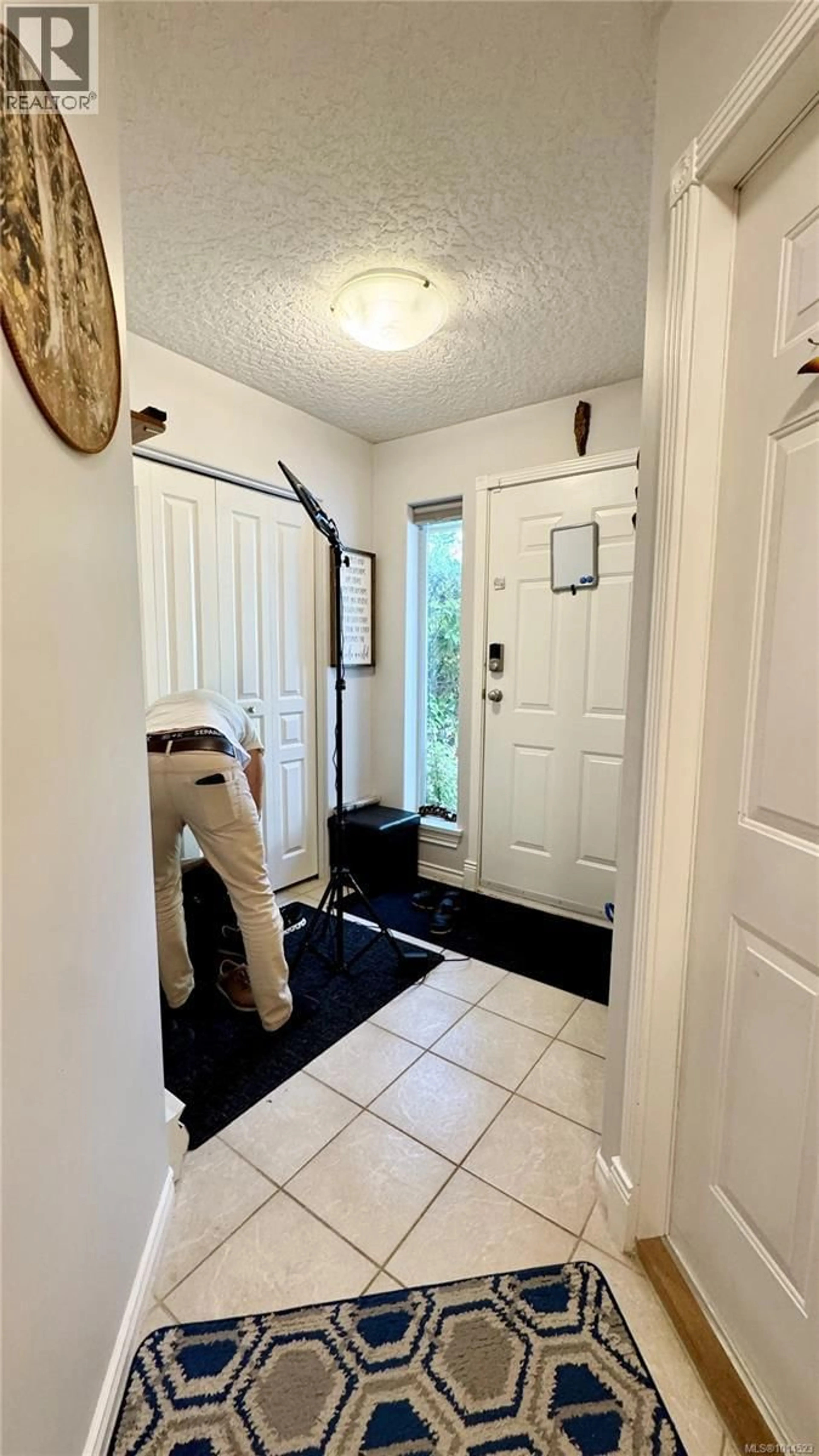 Indoor entryway for 9 - 290 CORFIELD STREET, Parksville British Columbia V9P2G4