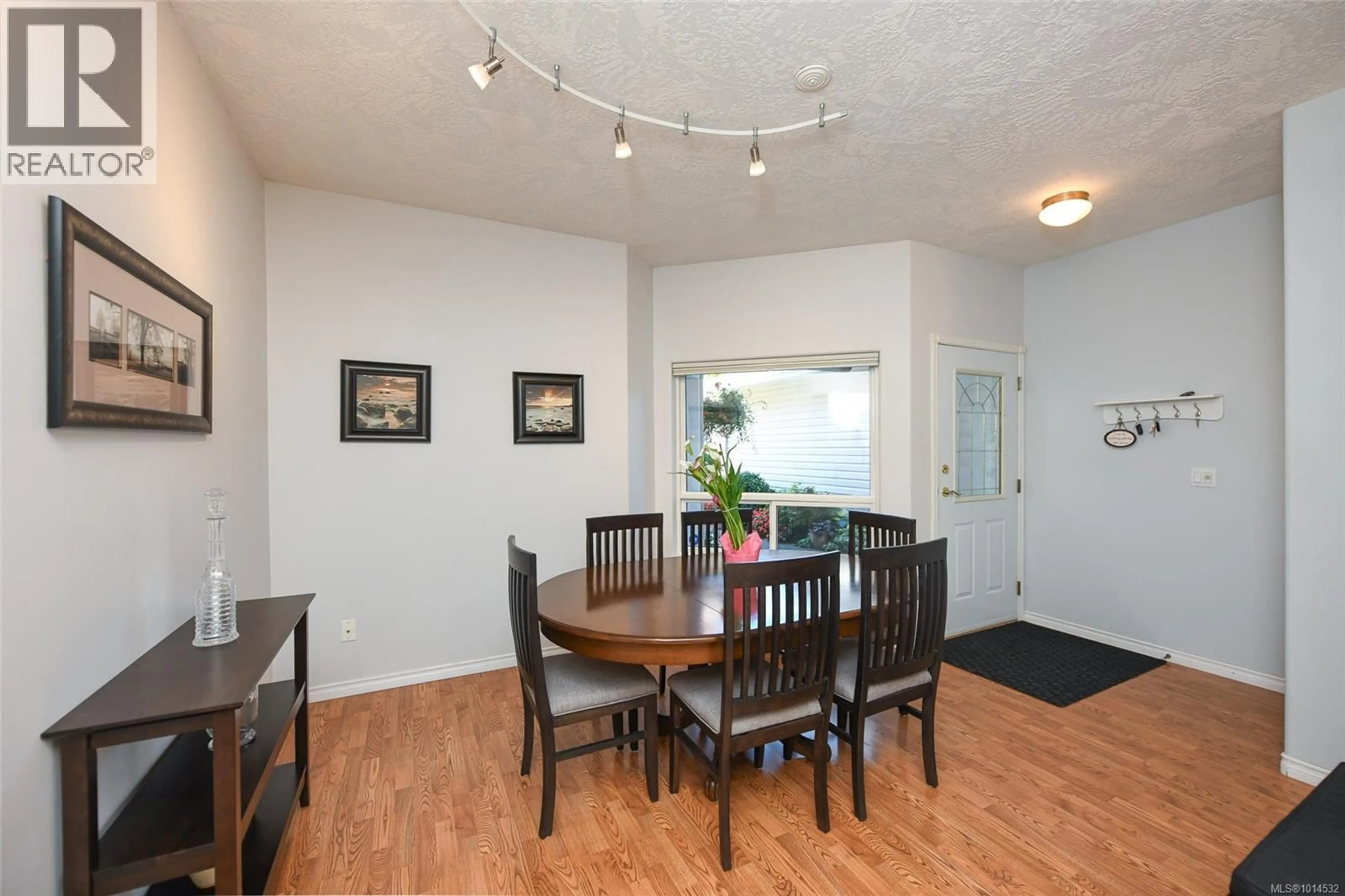 Dining room, wood/laminate floor for 23 - 161 BACK ROAD, Courtenay British Columbia V9N3W5
