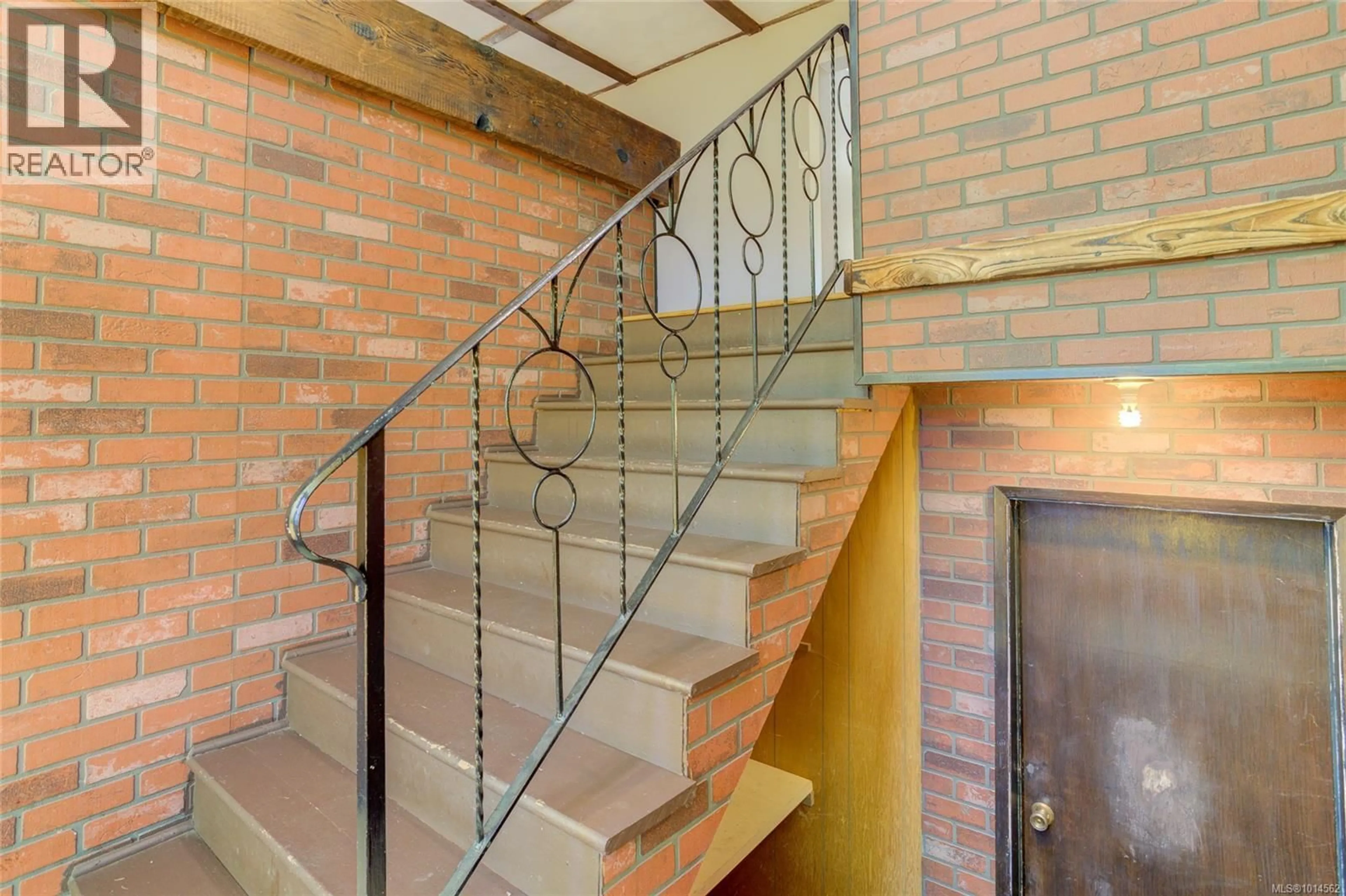 Stairs for 227 GRANTS LAKE ROAD, Lake Cowichan British Columbia V0R1G0