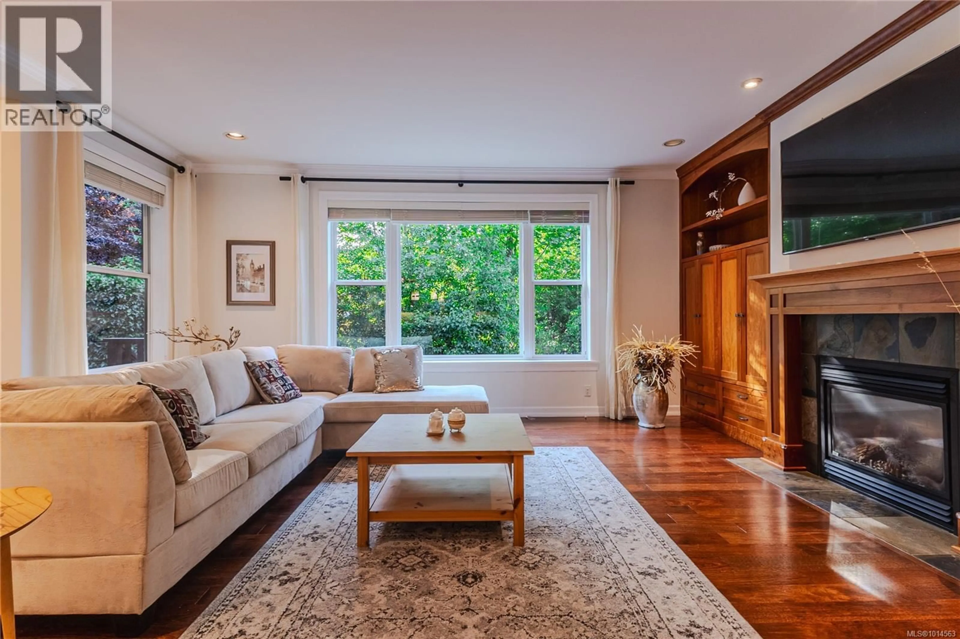 Living room with furniture, unknown for 3948 TELEGRAPH BAY ROAD, Saanich British Columbia V8N4H7