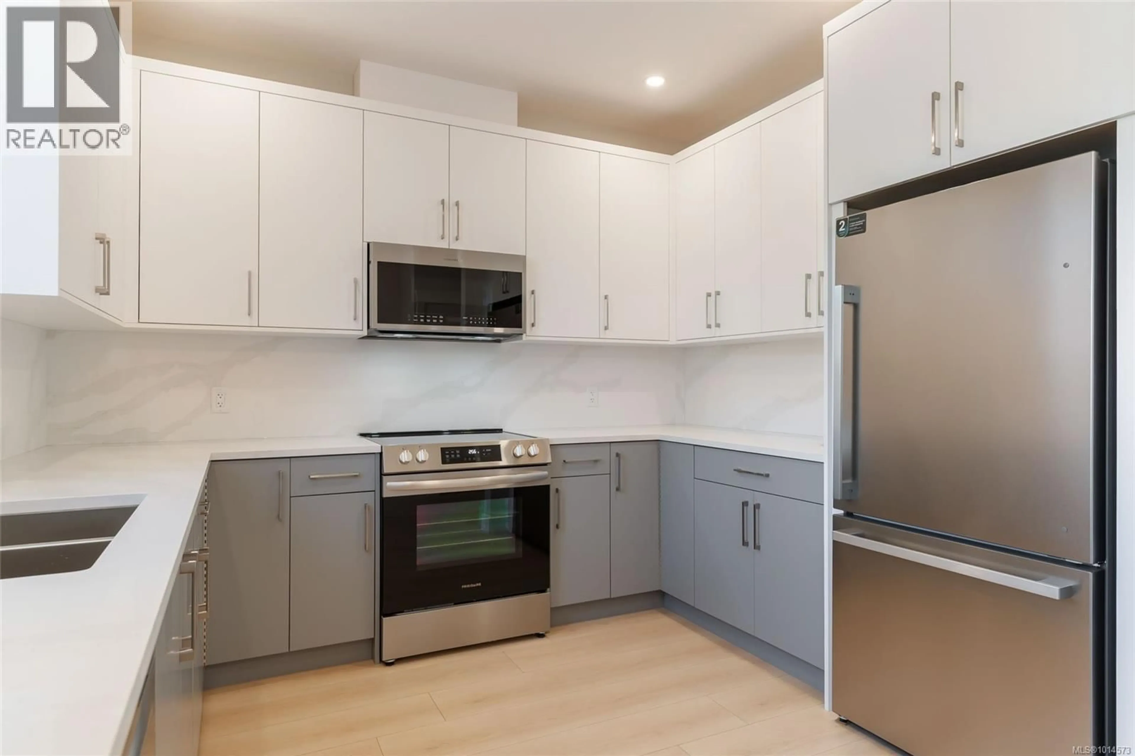 Standard kitchen, unknown for 764 TOWNSITE ROAD, Nanaimo British Columbia V9S1L5