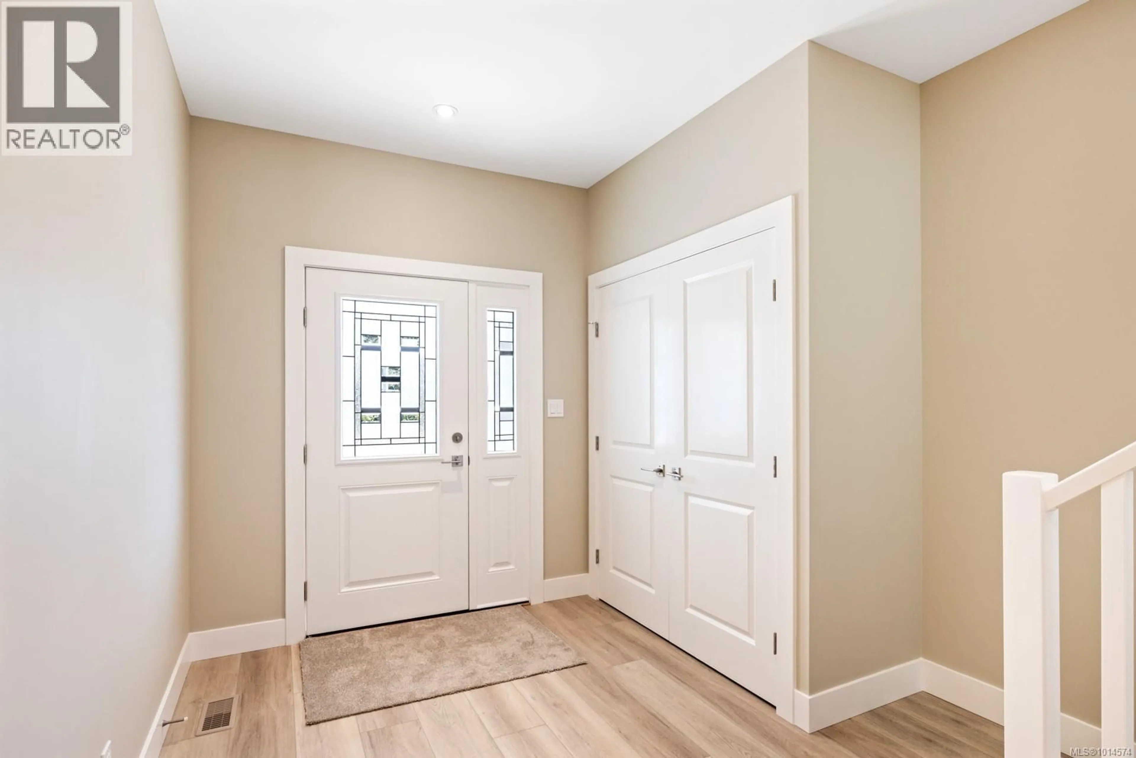 Indoor entryway for 157 ELK ROAD, Lake Cowichan British Columbia V0R2G0