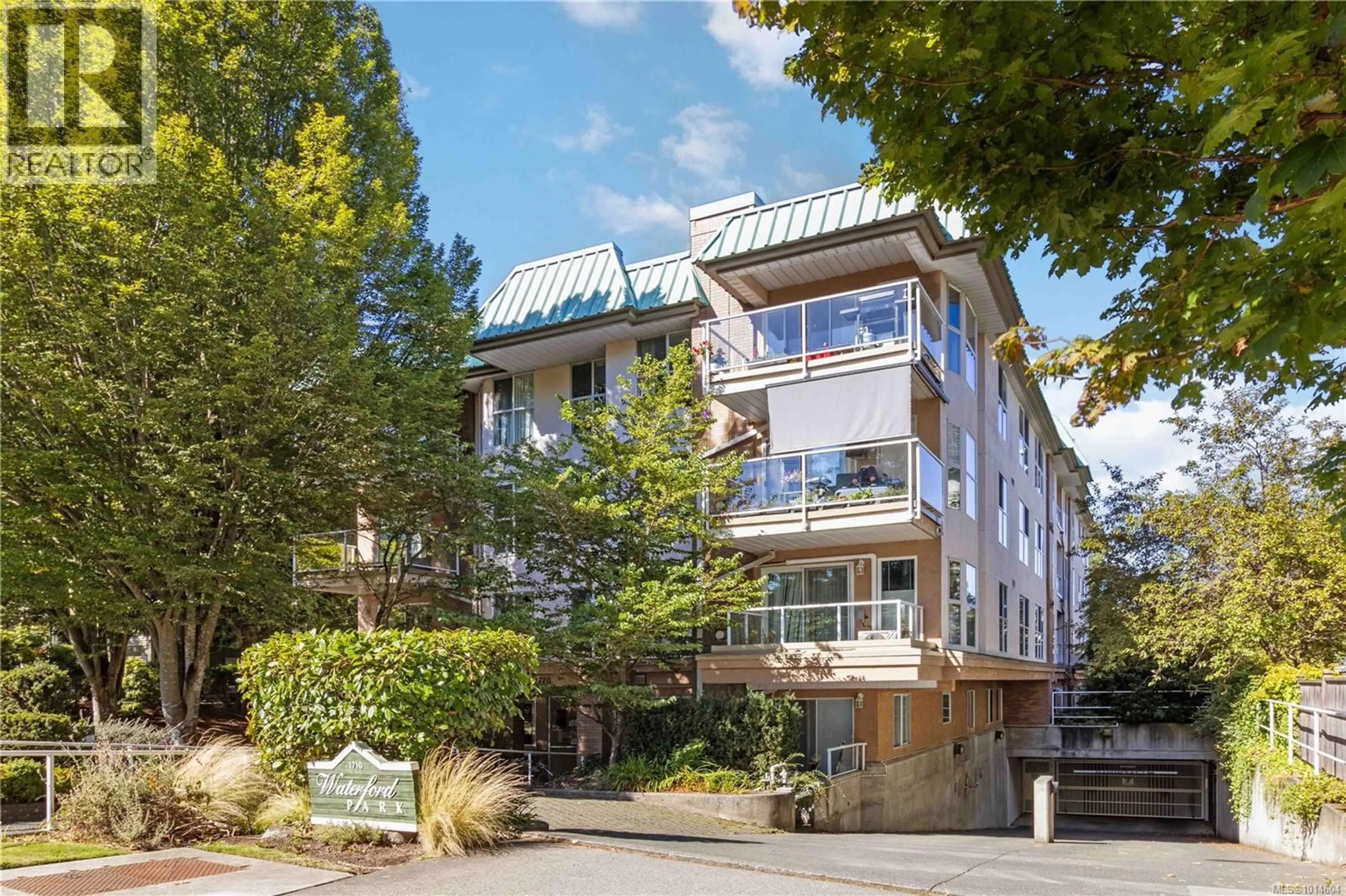Unknown for 302 - 1710 FORT STREET, Victoria British Columbia V8R1J2