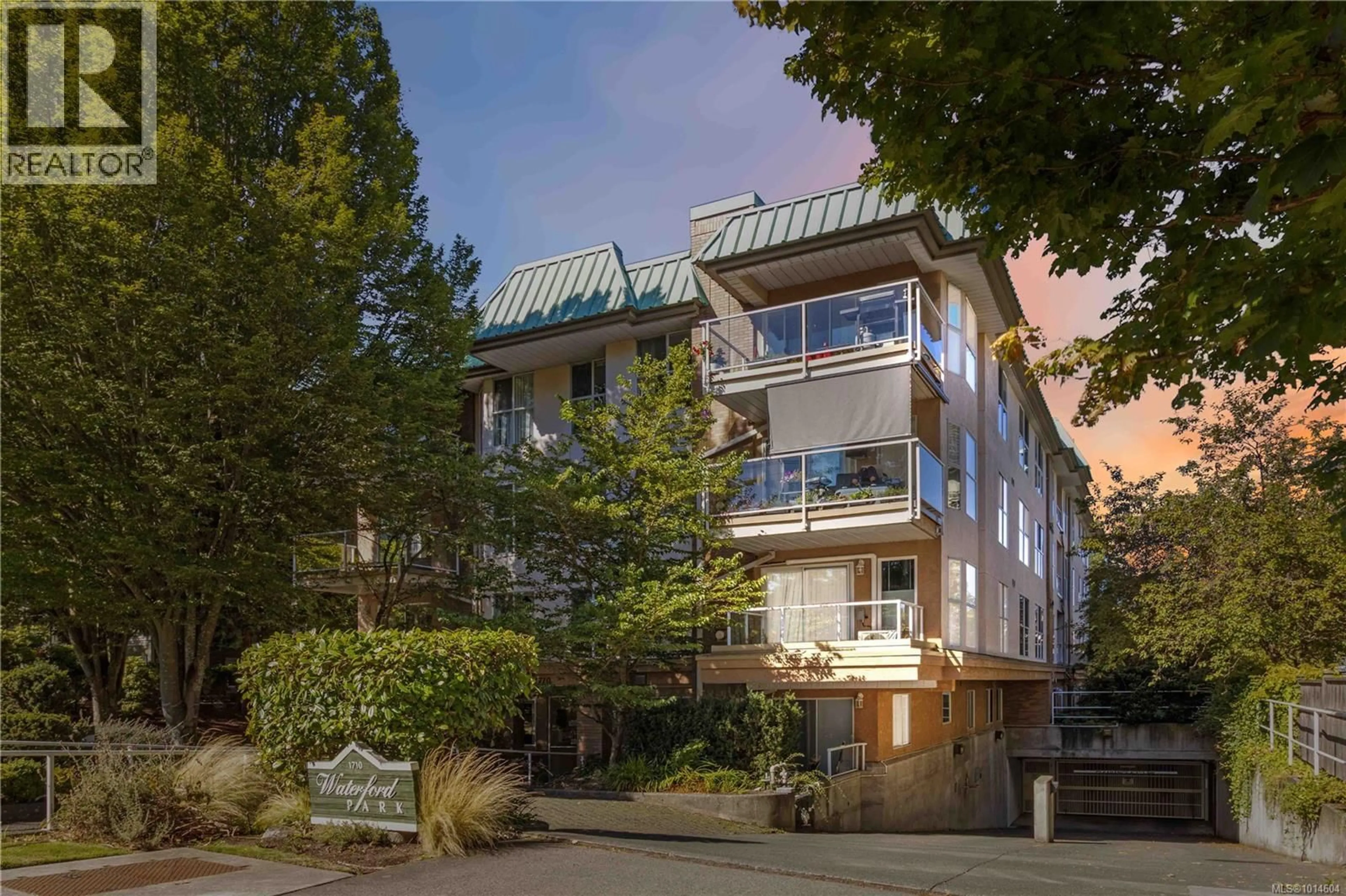 Unknown for 302 - 1710 FORT STREET, Victoria British Columbia V8R1J2