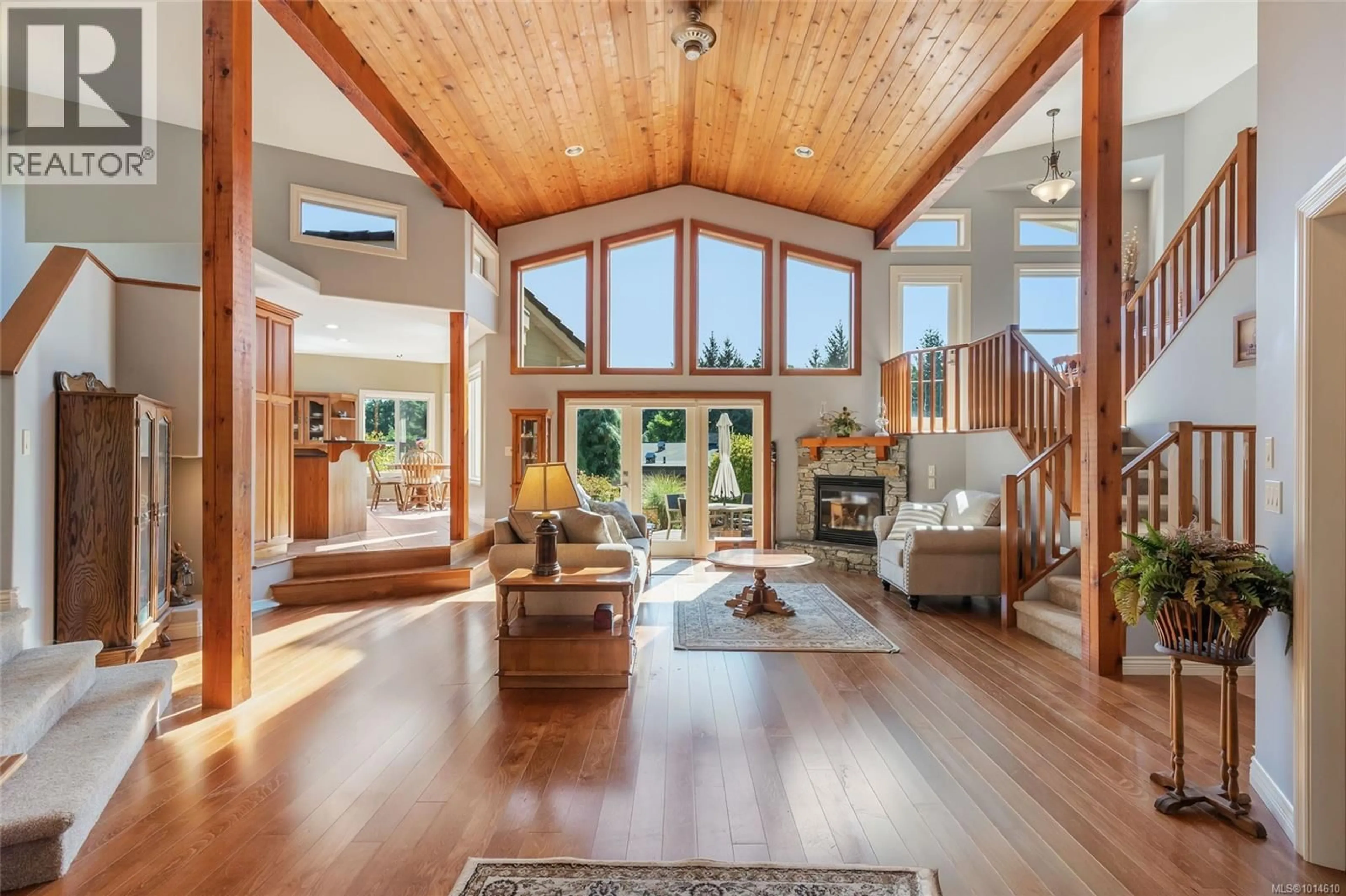 Indoor foyer for 3380 REDDEN ROAD, Nanoose Bay British Columbia V9P9H4