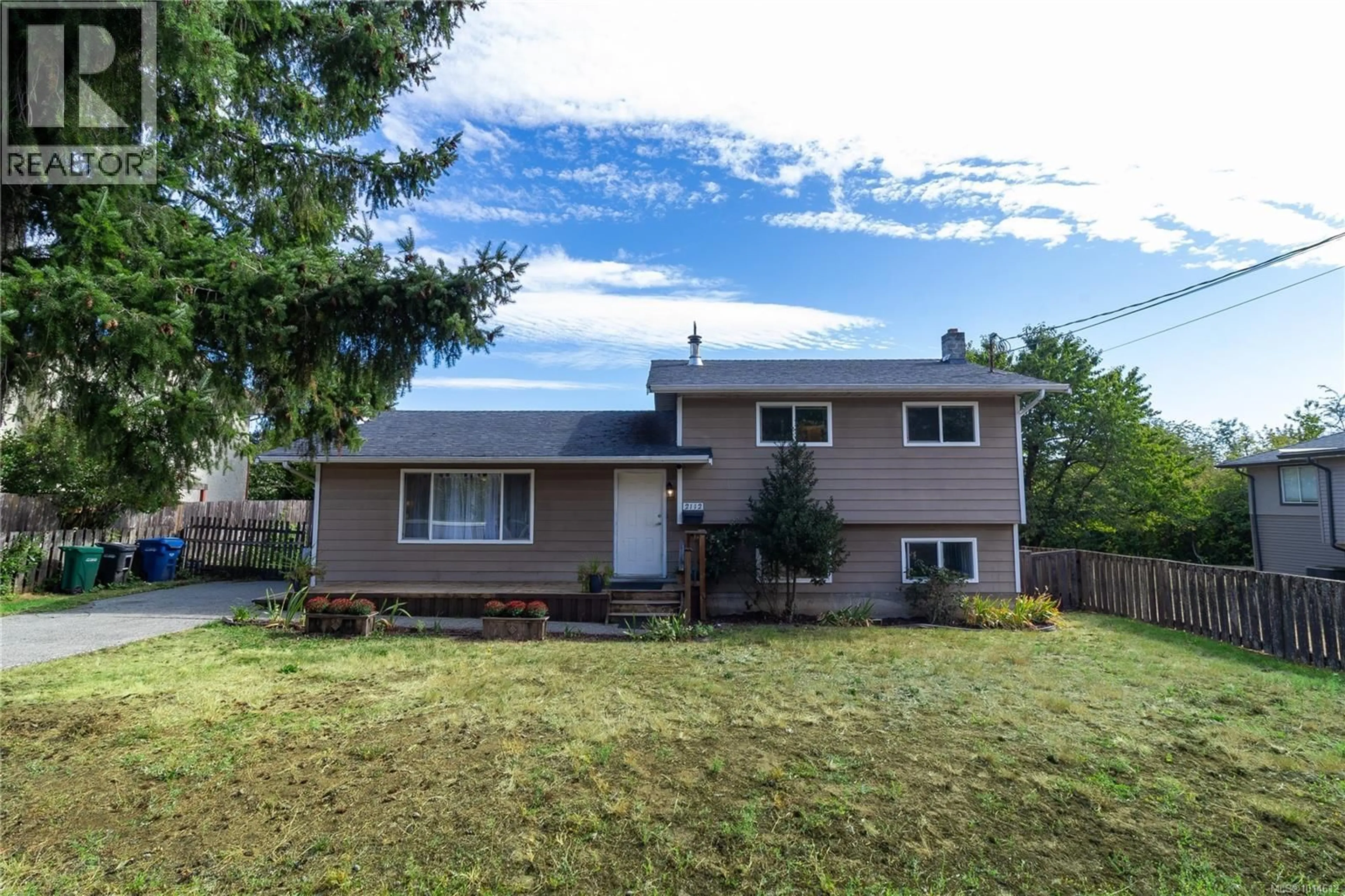 Home with vinyl exterior material, street for 2112 BOXWOOD ROAD, Nanaimo British Columbia V9S5T4