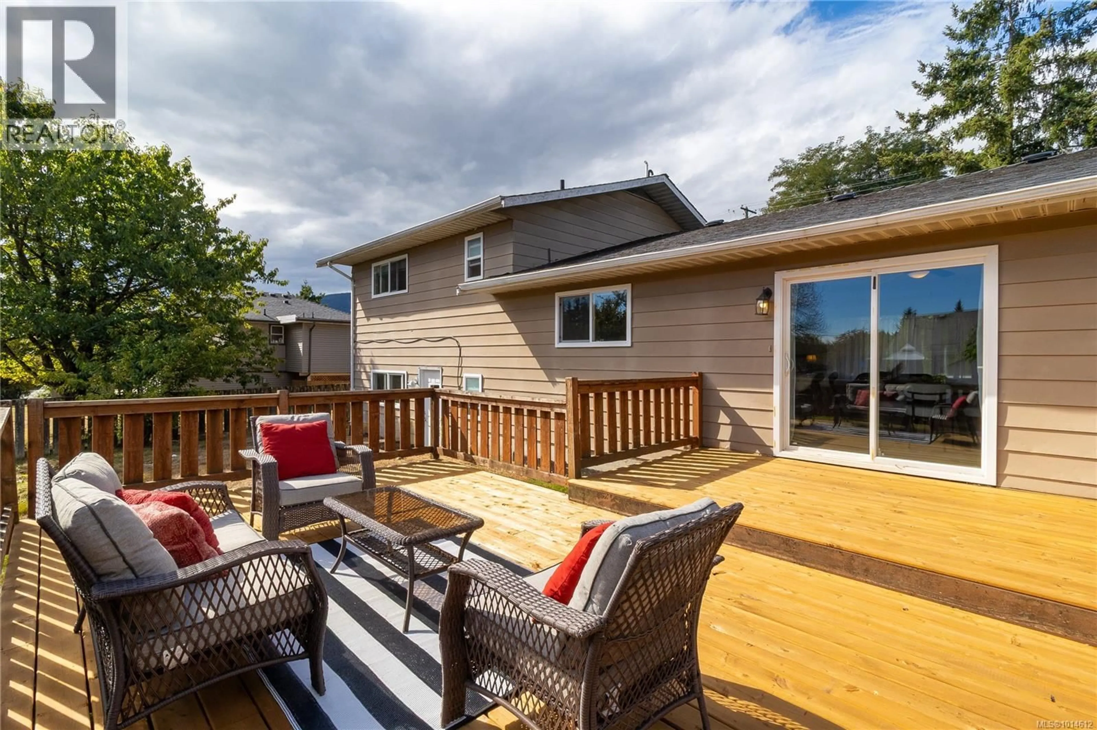 Patio, water/lake/river/ocean view for 2112 BOXWOOD ROAD, Nanaimo British Columbia V9S5T4
