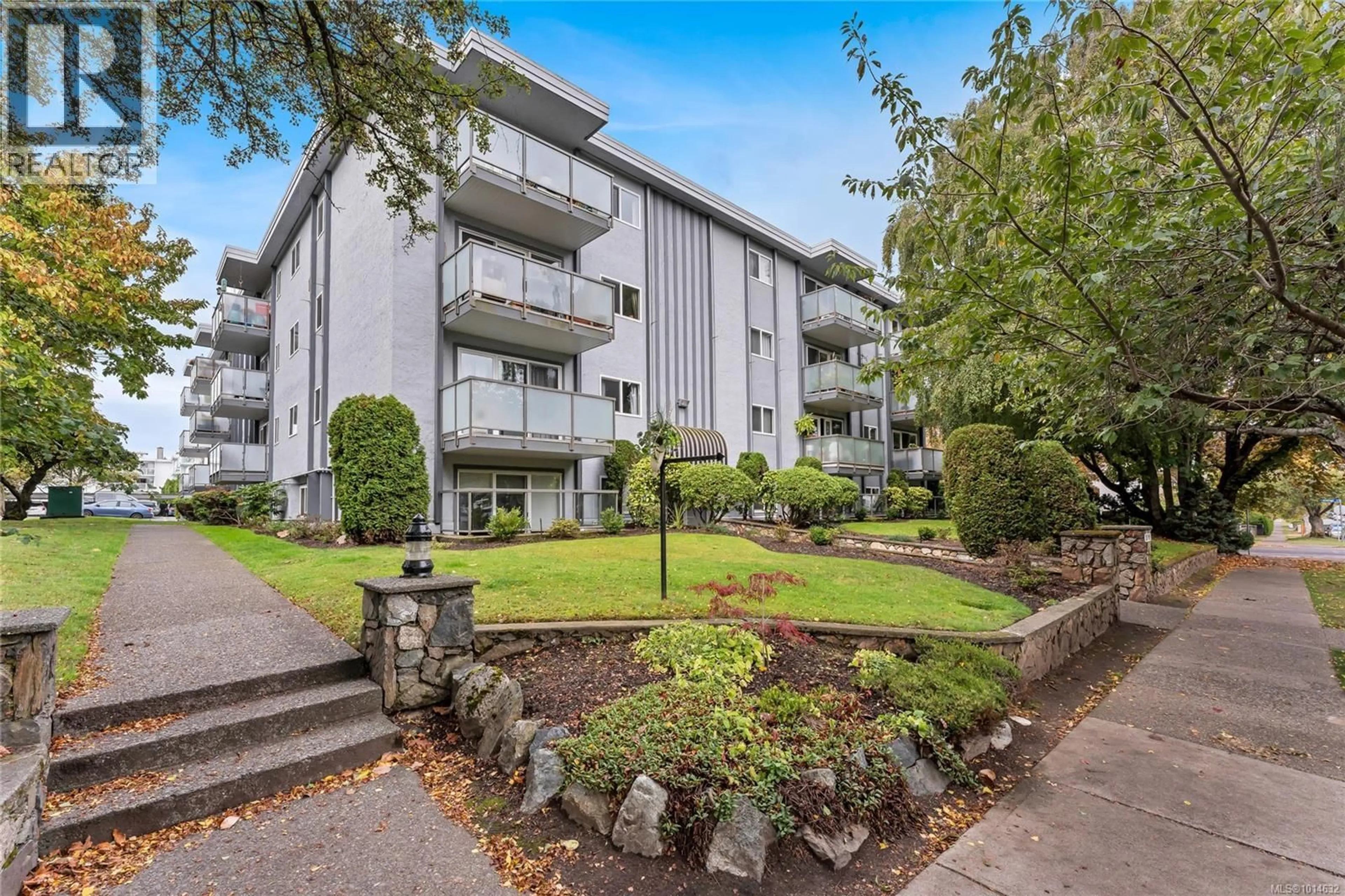 Patio, unknown for 302 - 305 MICHIGAN STREET, Victoria British Columbia V8V1R6