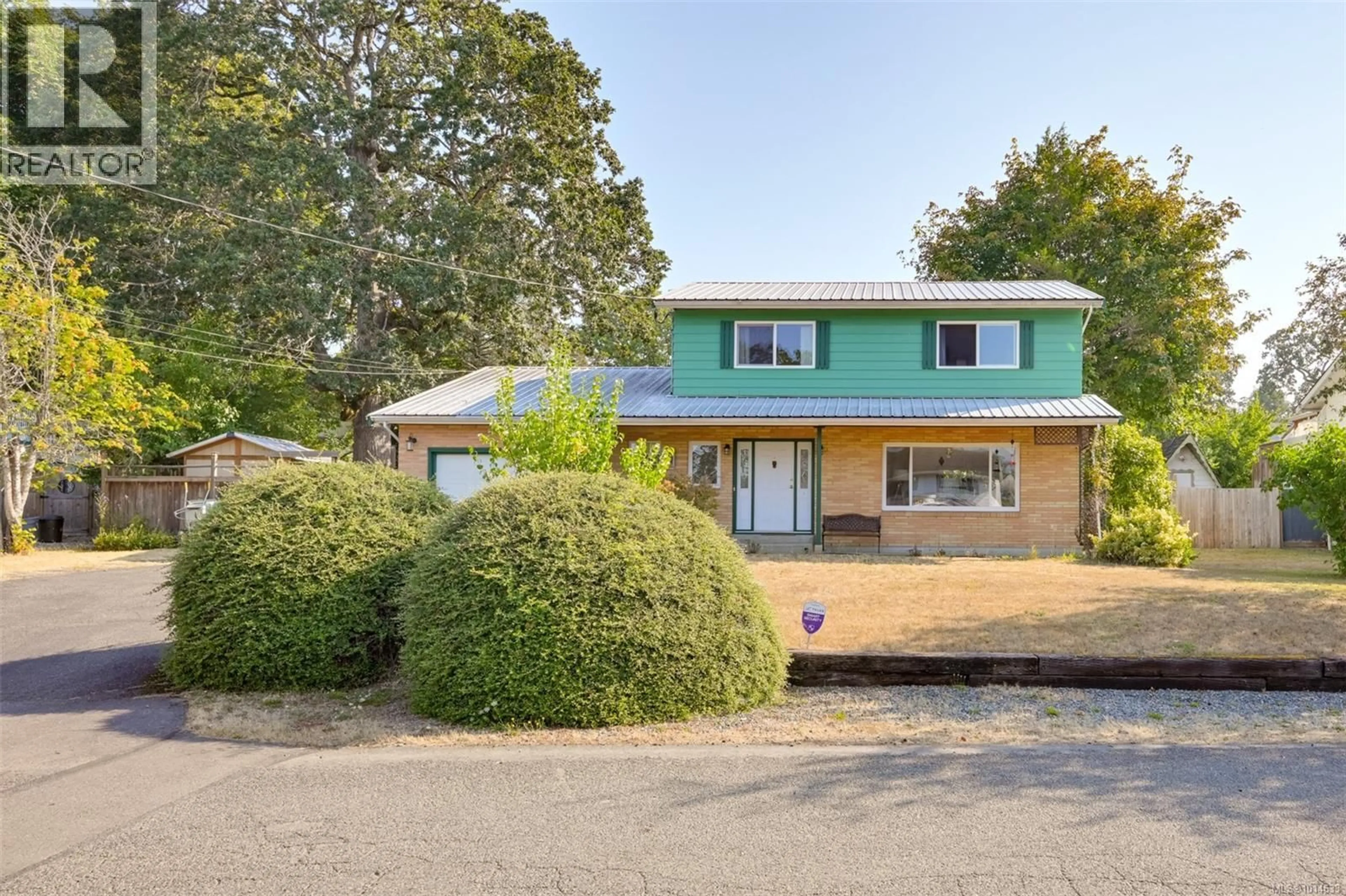 Home with vinyl exterior material, street for 5847 SYCAMORE STREET, Duncan British Columbia V9L3E3