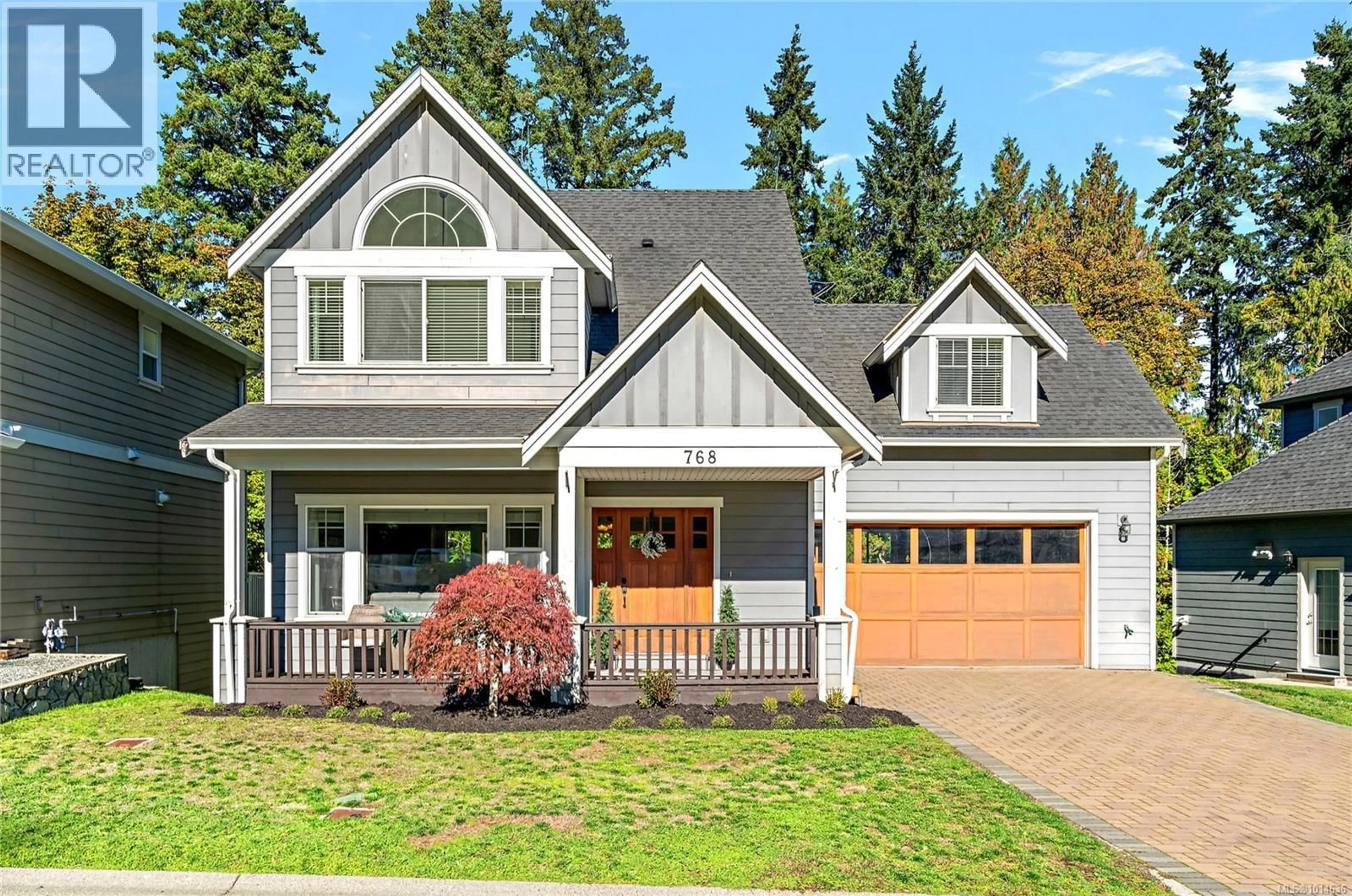 Home with vinyl exterior material, street for 768 HANBURY PLACE, Highlands British Columbia V9B0E3