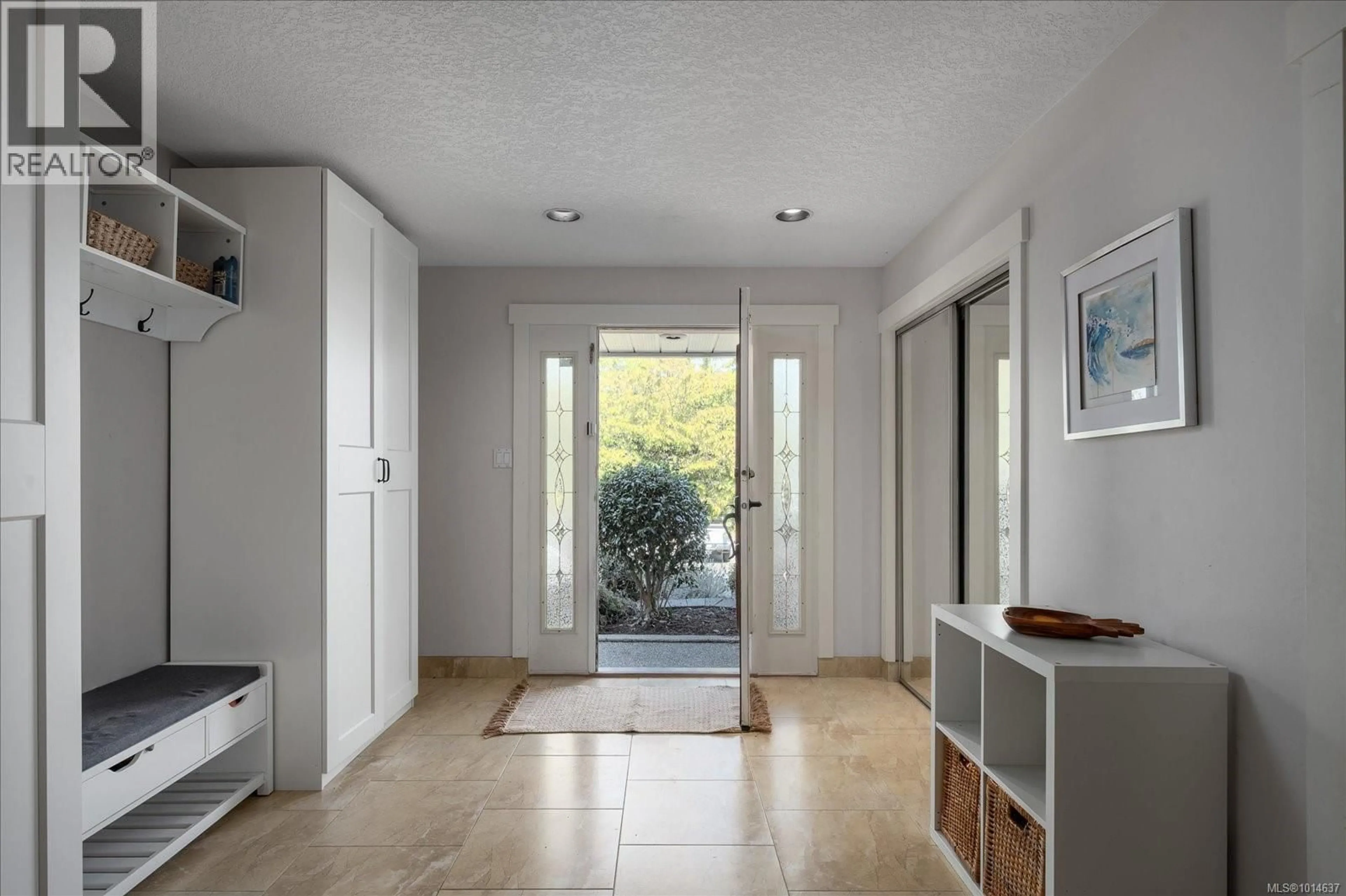 Indoor entryway for 6427 NIDRI PLACE, Nanaimo British Columbia V9V1N6