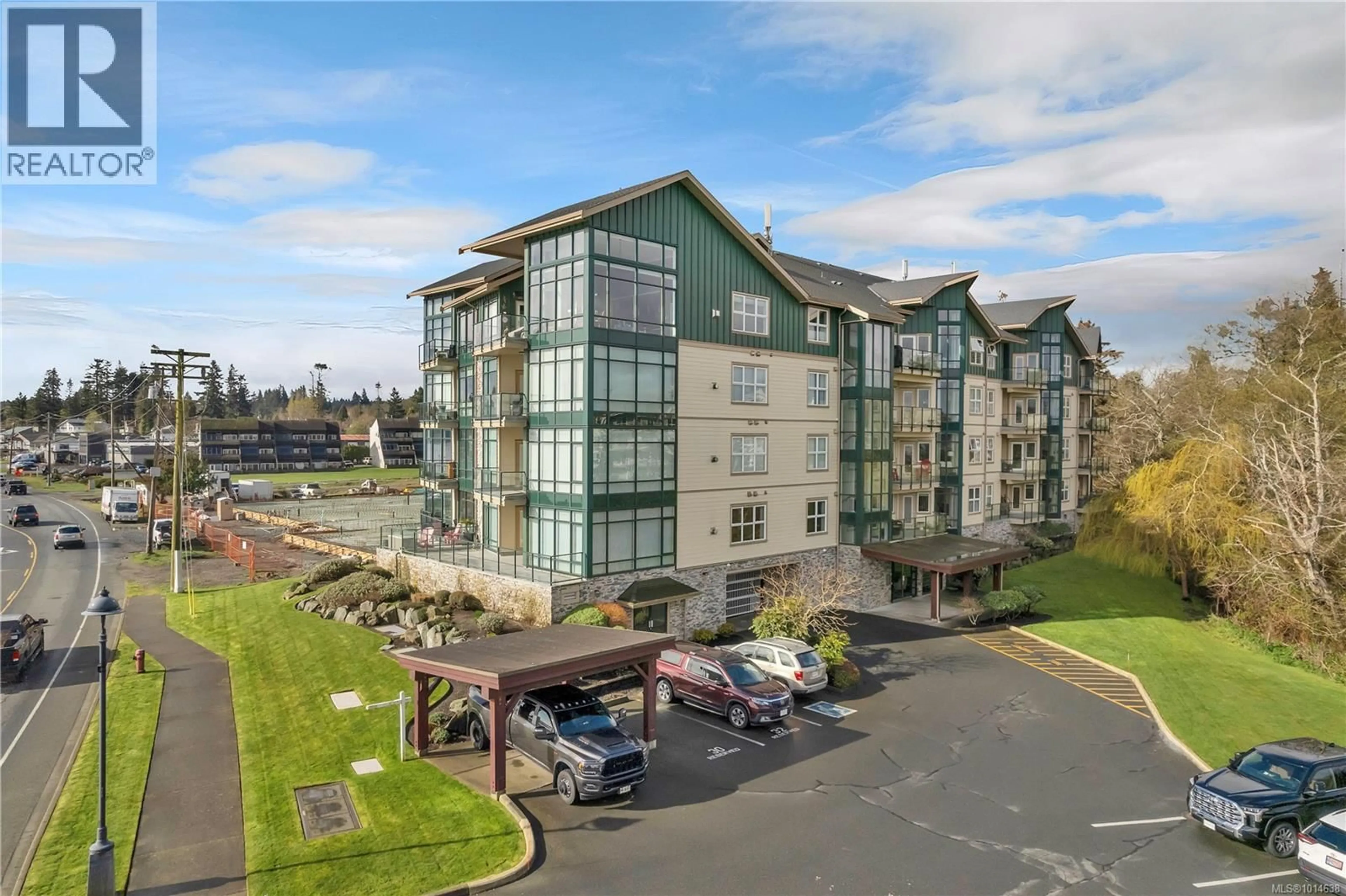 A pic from outside/outdoor area/front of a property/back of a property/a pic from drone, unknown for 401 - 2676 ISLAND HIGHWAY SOUTH, Campbell River British Columbia V9W1C7