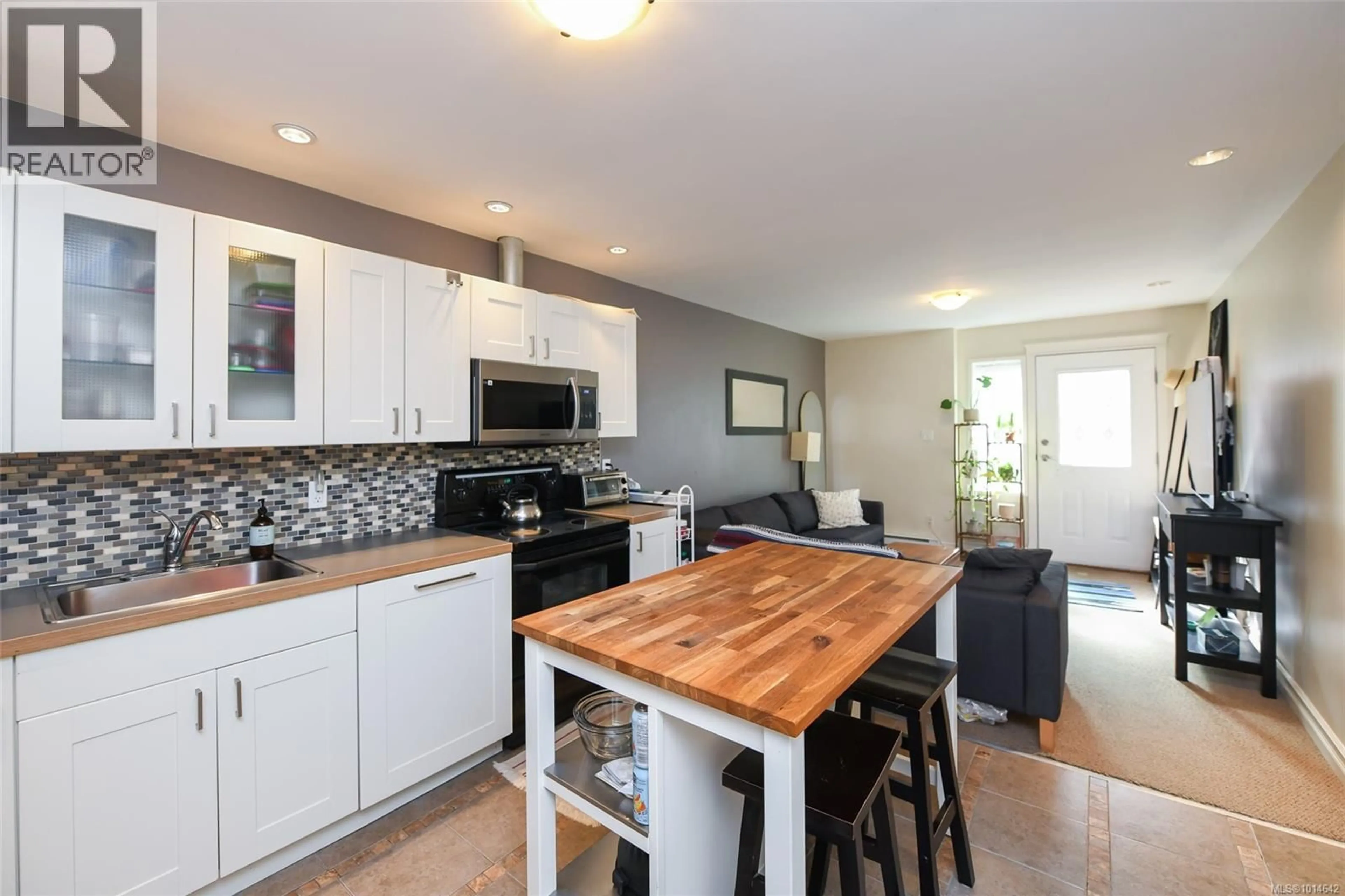 Open concept kitchen, unknown for 2455 AVRO ARROW DRIVE, Comox British Columbia V9M0A6