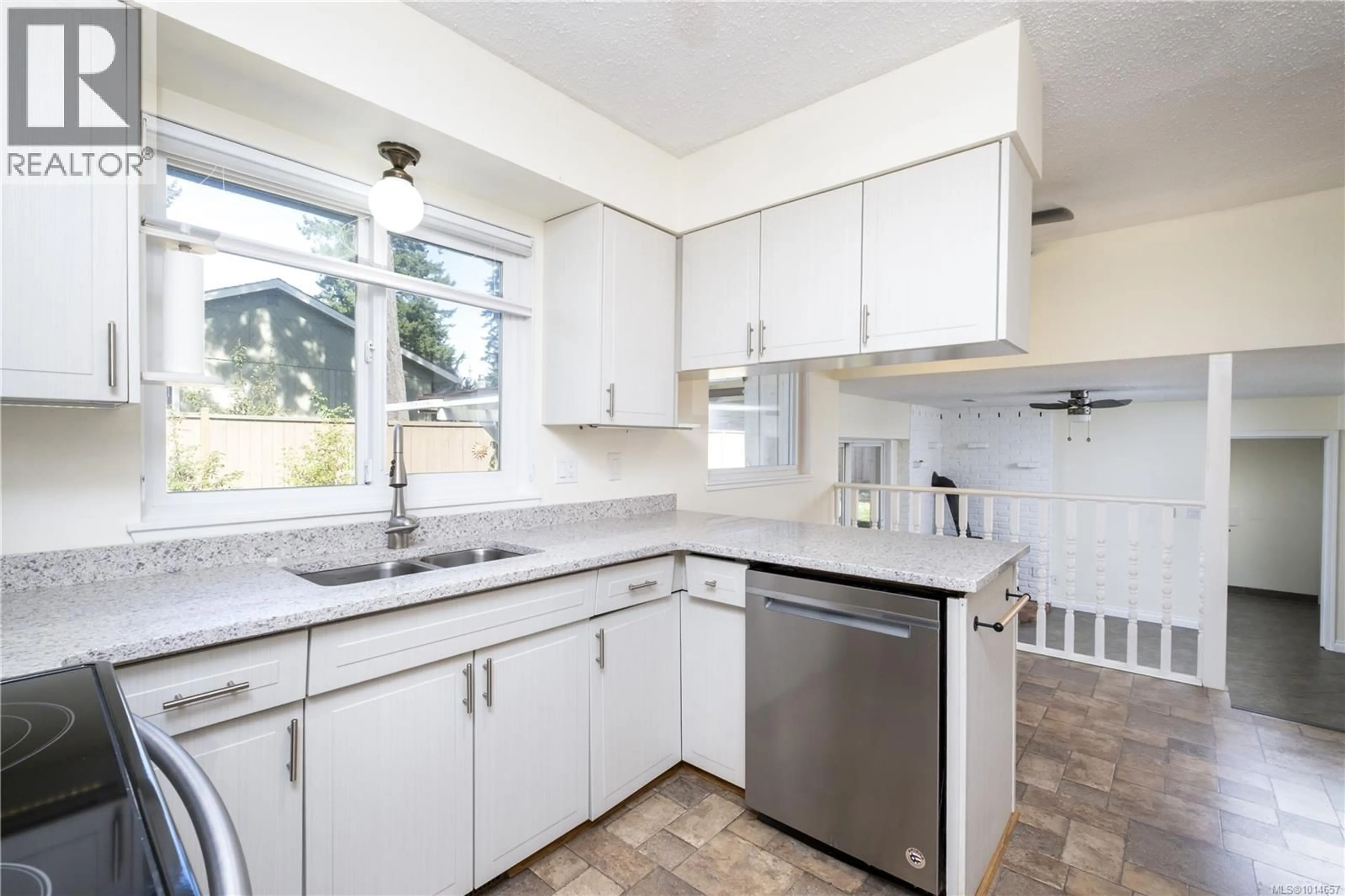 Standard kitchen, ceramic/tile floor for 757 LORNE CRESCENT, Campbell River British Columbia V9W5Z1
