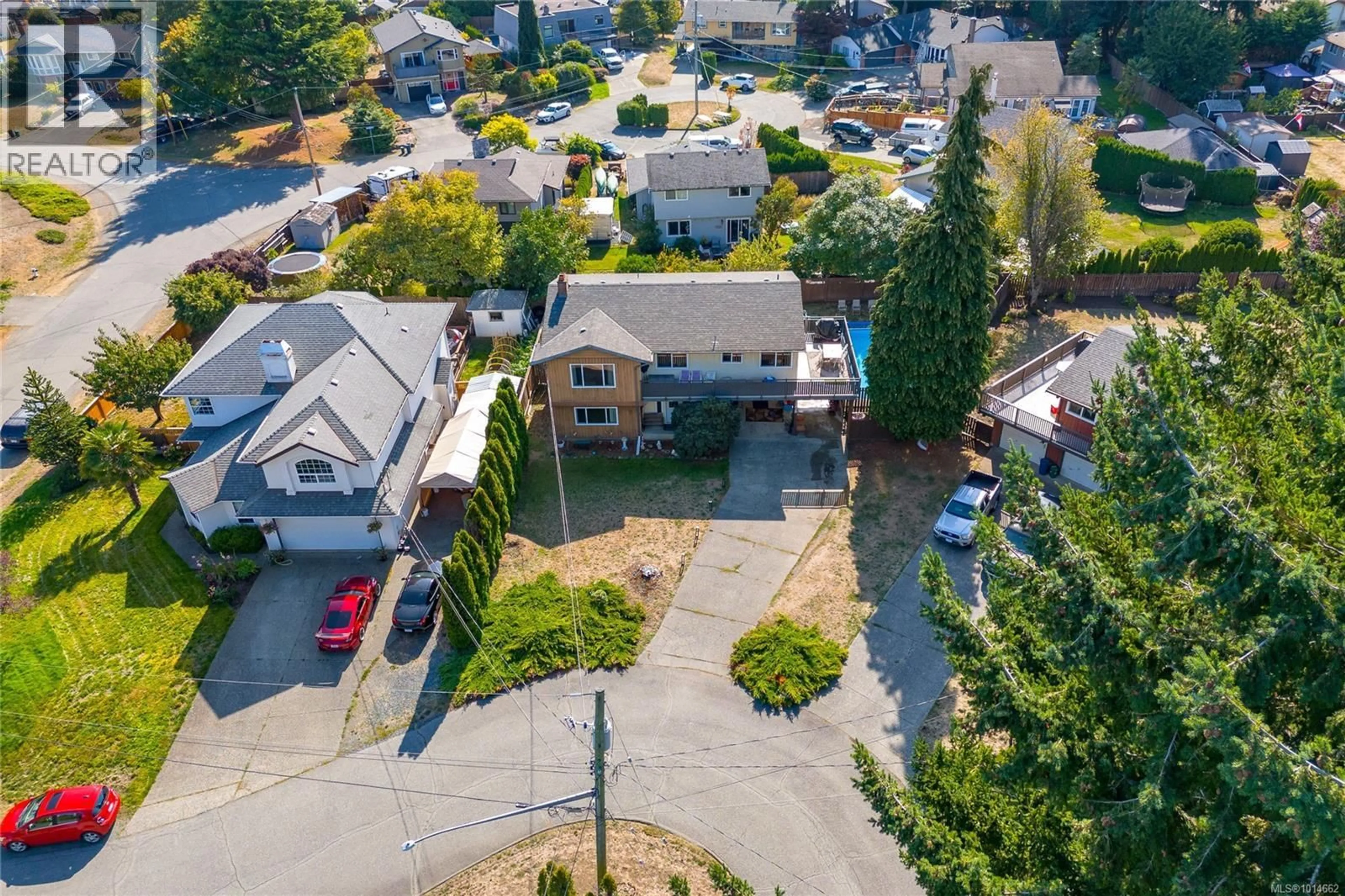 A pic from outside/outdoor area/front of a property/back of a property/a pic from drone, street for 3258 CORA HILL PLACE, Colwood British Columbia V9C3H4