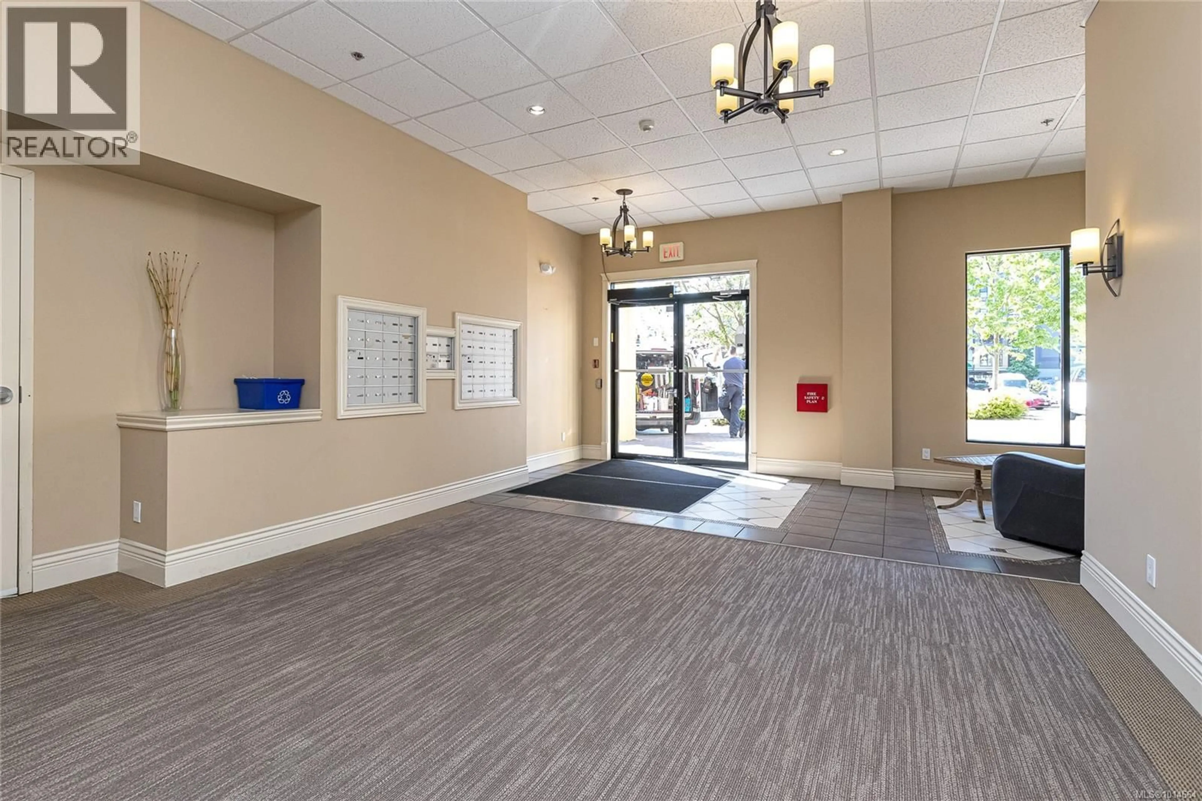 Indoor foyer for 213 - 755 GOLDSTREAM AVENUE, Langford British Columbia V9B2X4