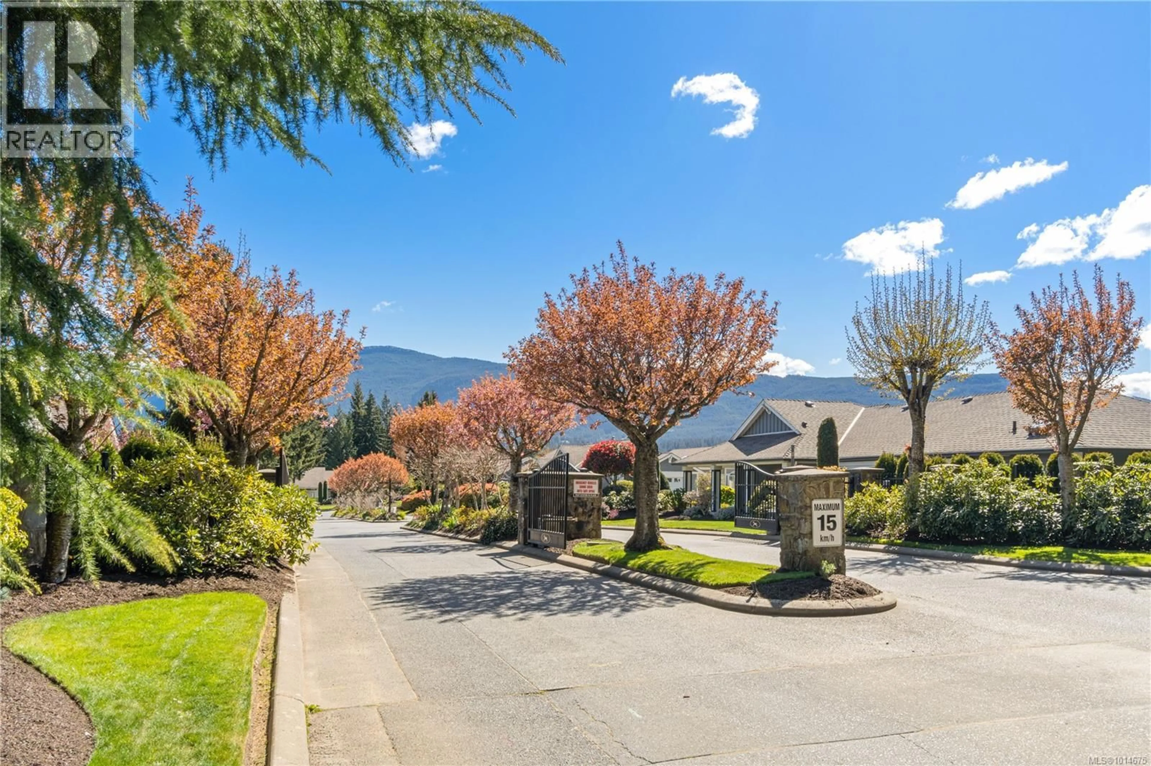 Patio, mountain view for 3812 KING ARTHUR DRIVE, Nanaimo British Columbia V9T6B9