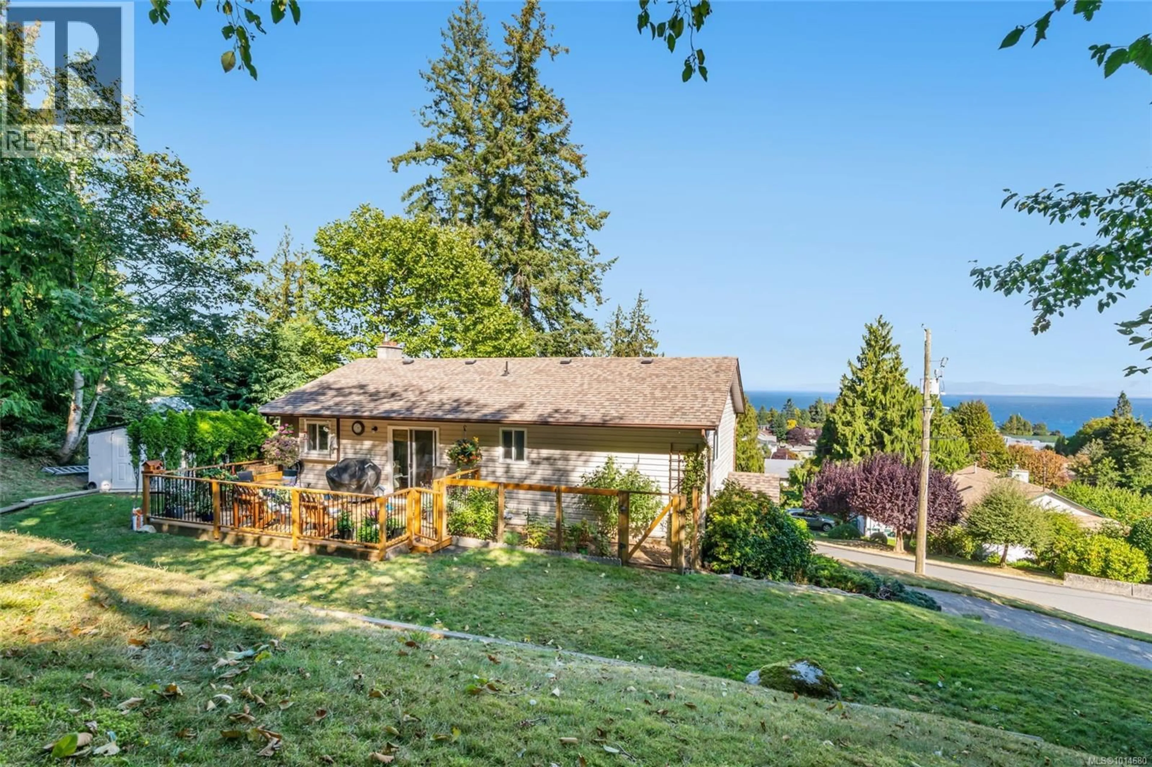 A pic from outside/outdoor area/front of a property/back of a property/a pic from drone, water/lake/river/ocean view for 5301 TOMS TURNABOUT, Nanaimo British Columbia V9T5M9