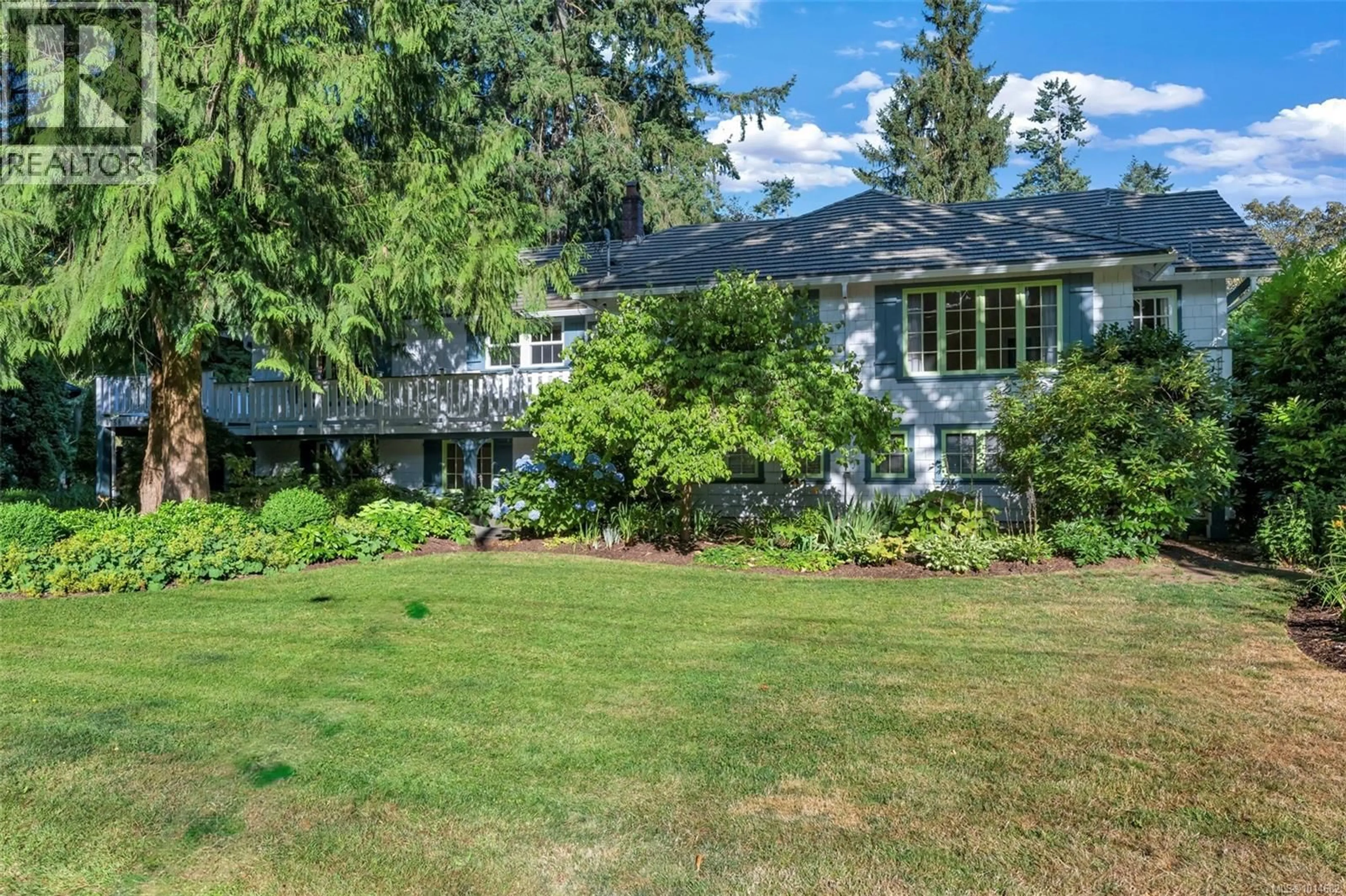 A pic from outside/outdoor area/front of a property/back of a property/a pic from drone, street for 4758 FAIRBRIDGE DRIVE, Duncan British Columbia V9L6N8