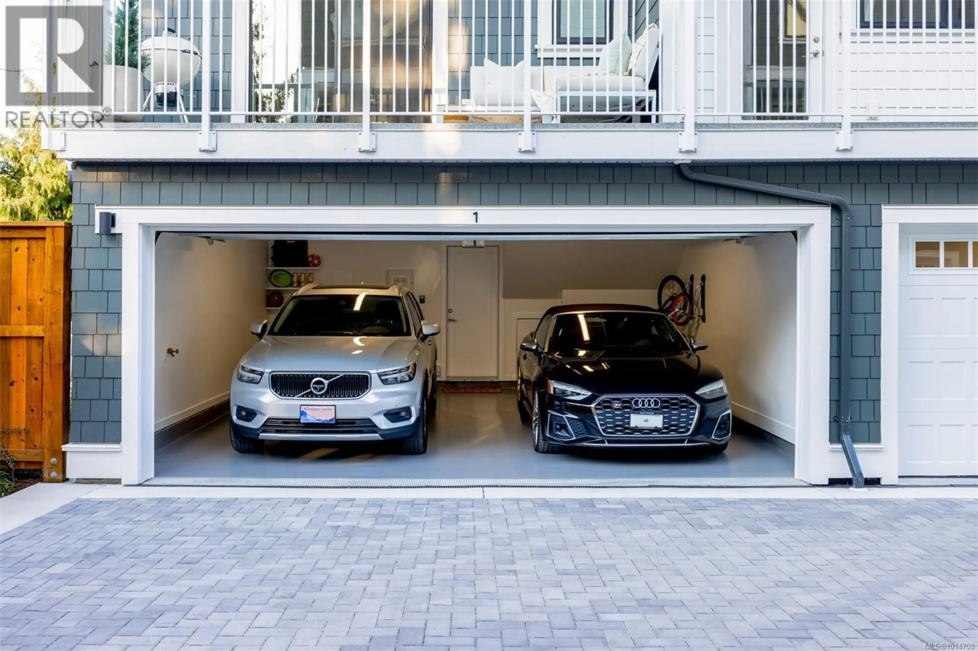 Indoor garage for TH10 - 3450 WHITTIER AVENUE, Saanich British Columbia V8Z3R2